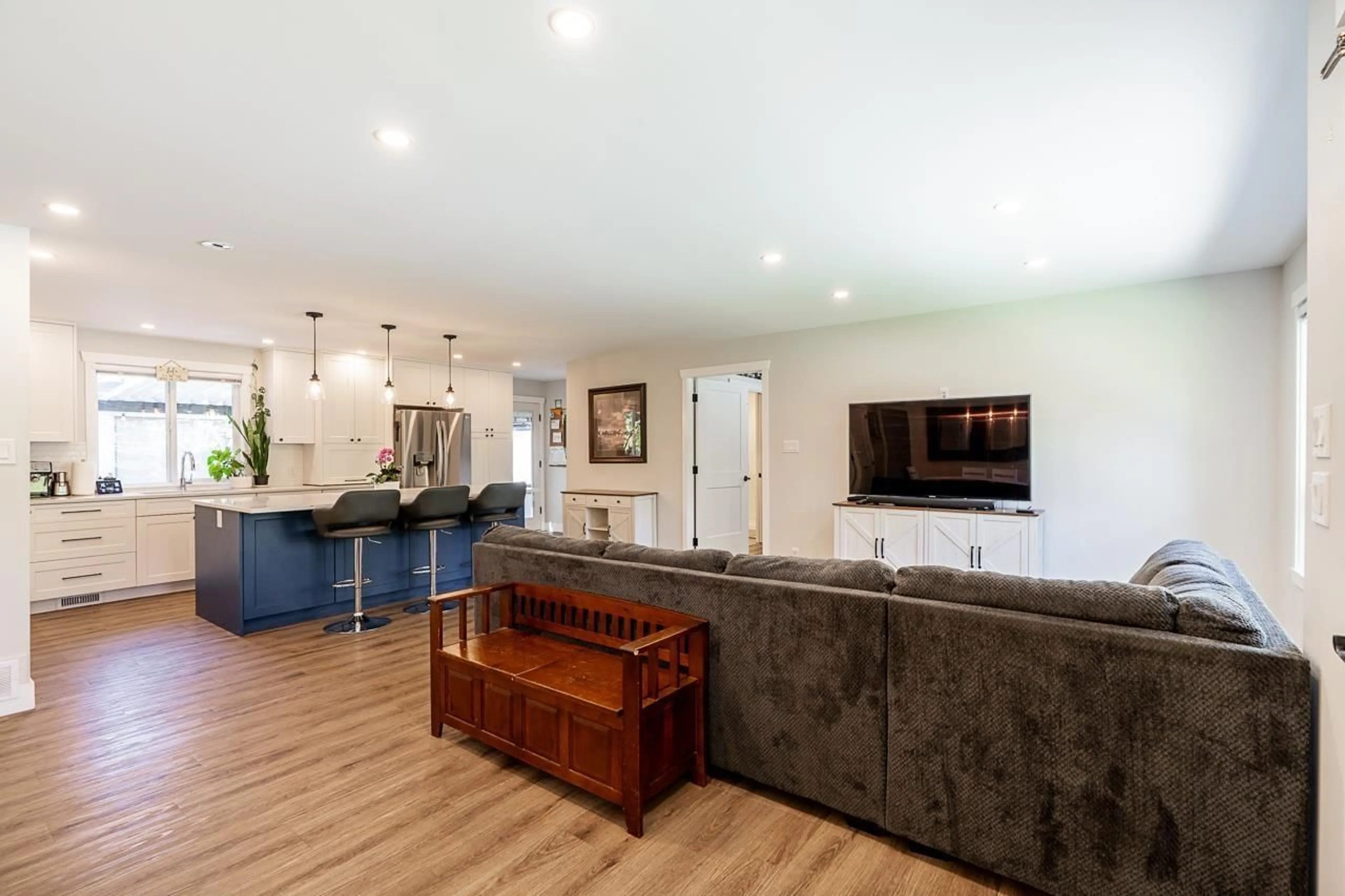 Open concept kitchen, unknown for 19904 36 AVENUE, Langley British Columbia V3A2R4