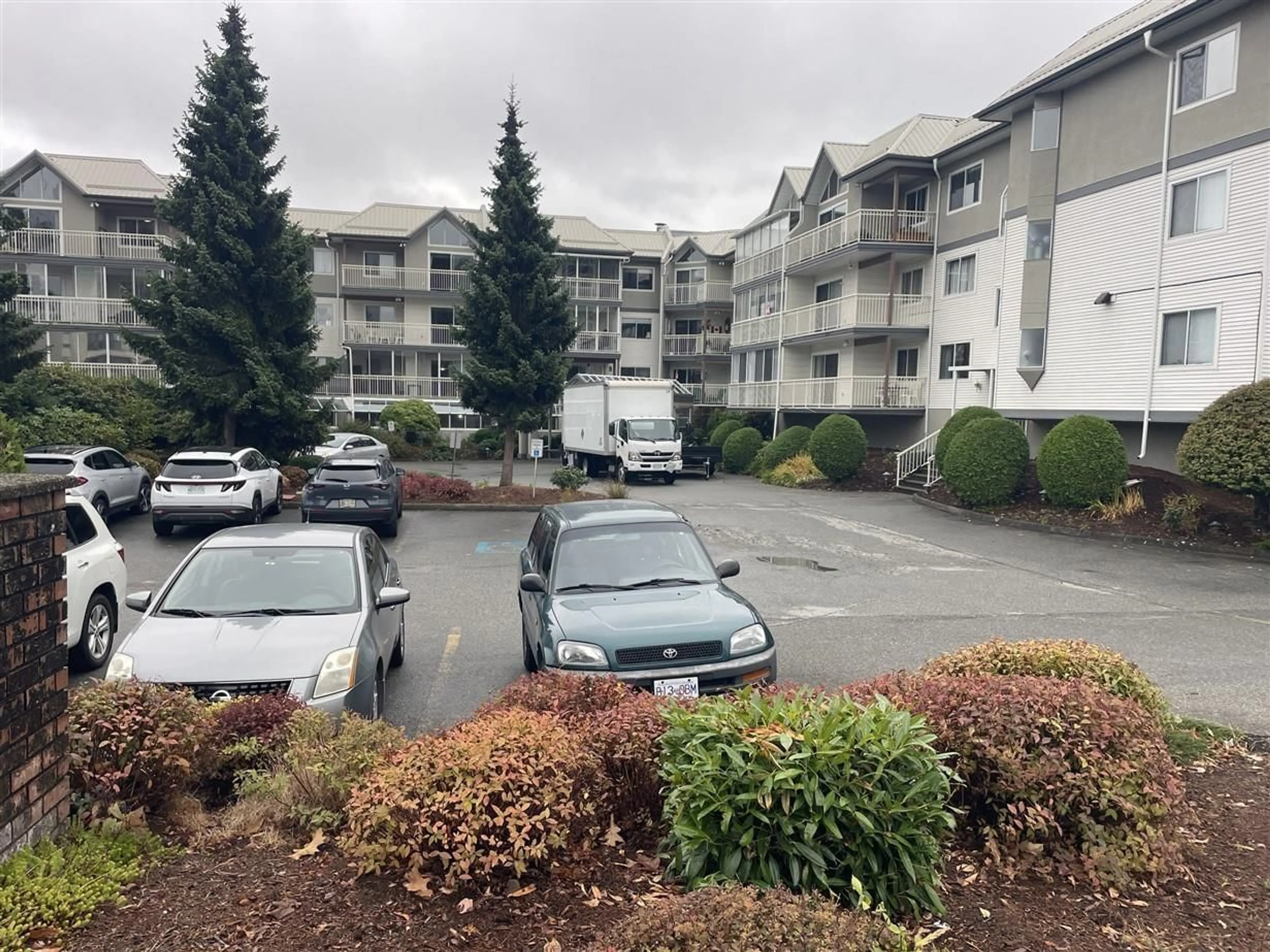 A pic from outside/outdoor area/front of a property/back of a property/a pic from drone, mountain view for 306 - 31930 OLD YALE ROAD, Abbotsford British Columbia V2T2C7