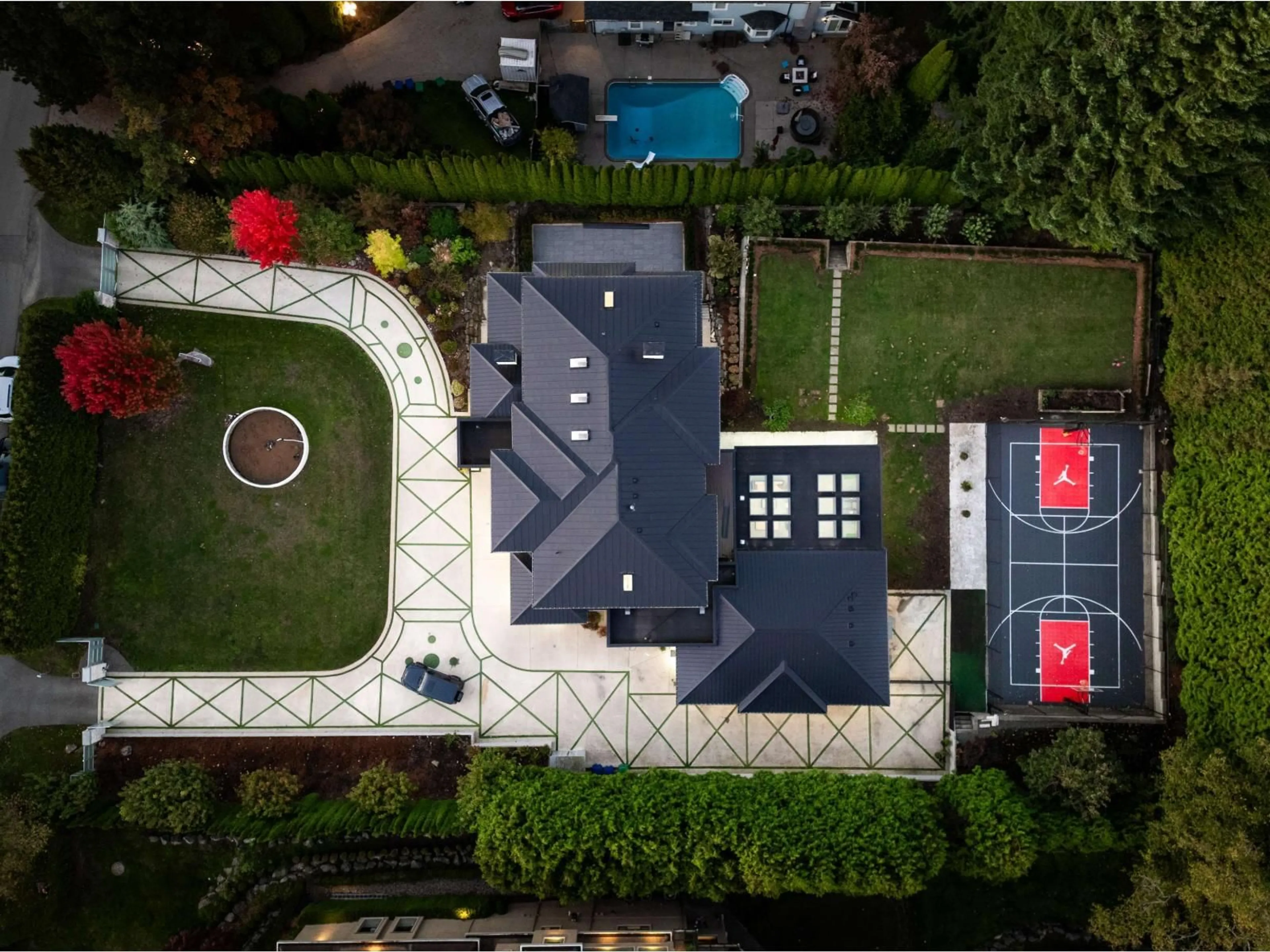 A pic from outside/outdoor area/front of a property/back of a property/a pic from drone, street for 3016 163 STREET, Surrey British Columbia V3S0E3