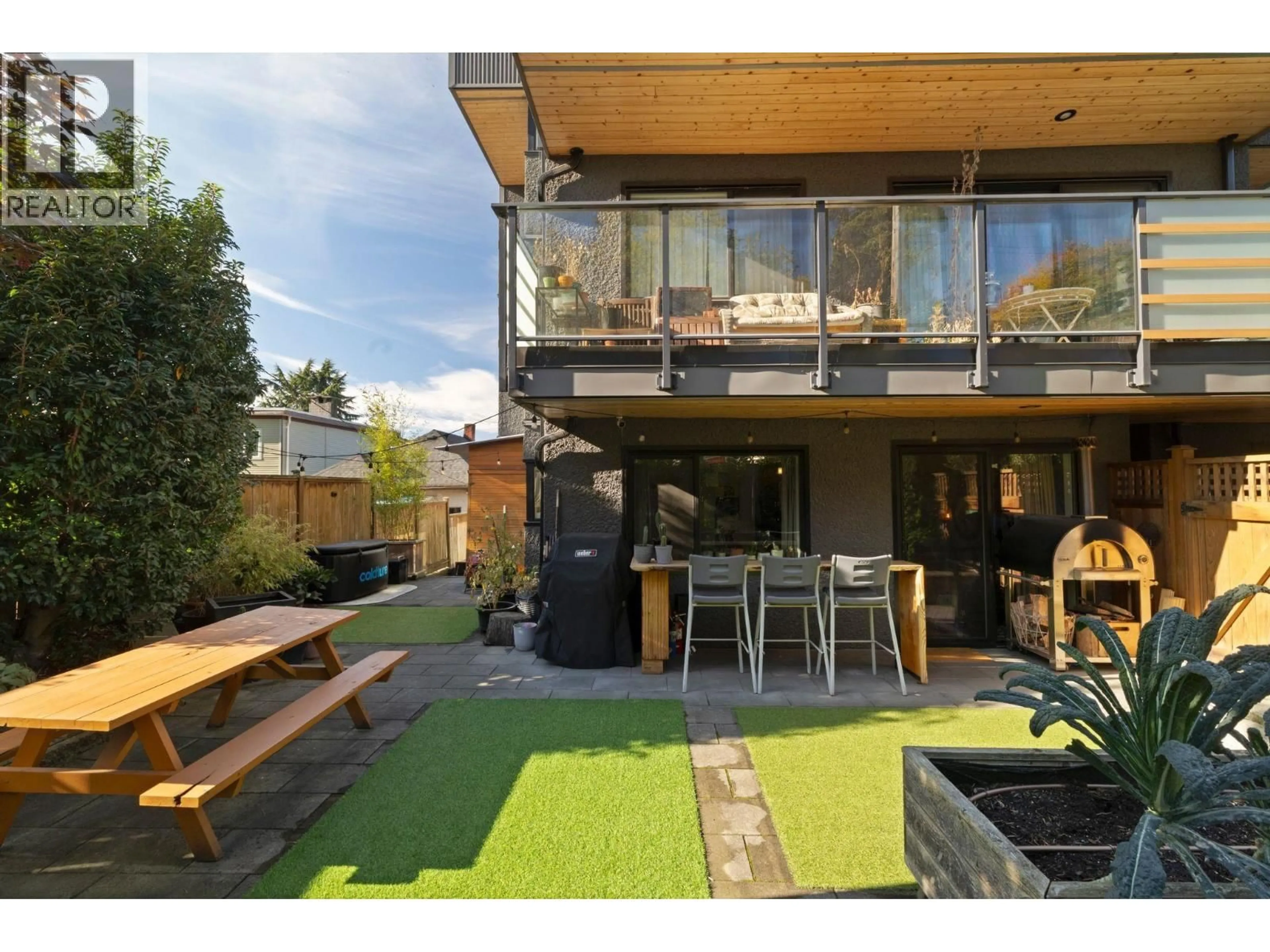 Patio, street for 214 - 2336 WALL STREET, Vancouver British Columbia V5L1B7