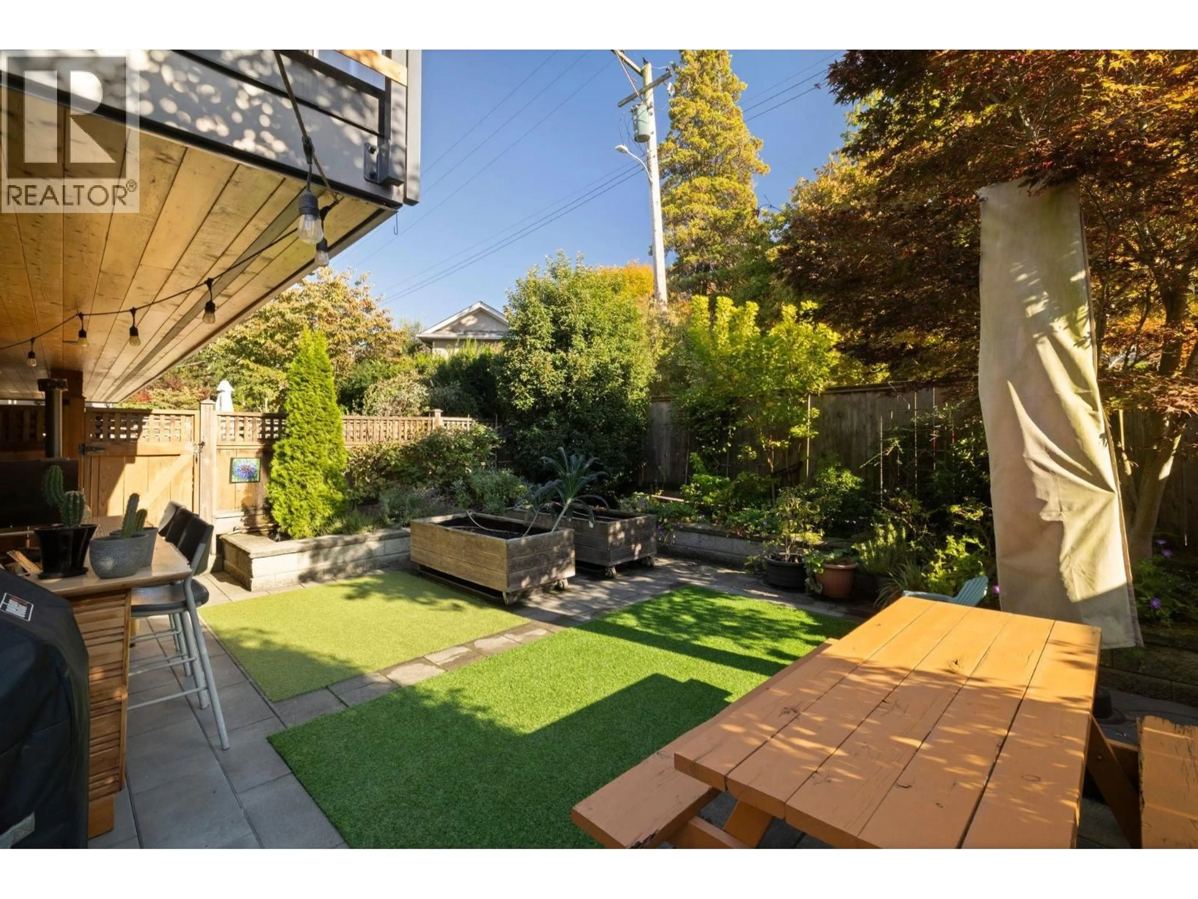 Patio, street for 214 - 2336 WALL STREET, Vancouver British Columbia V5L1B7