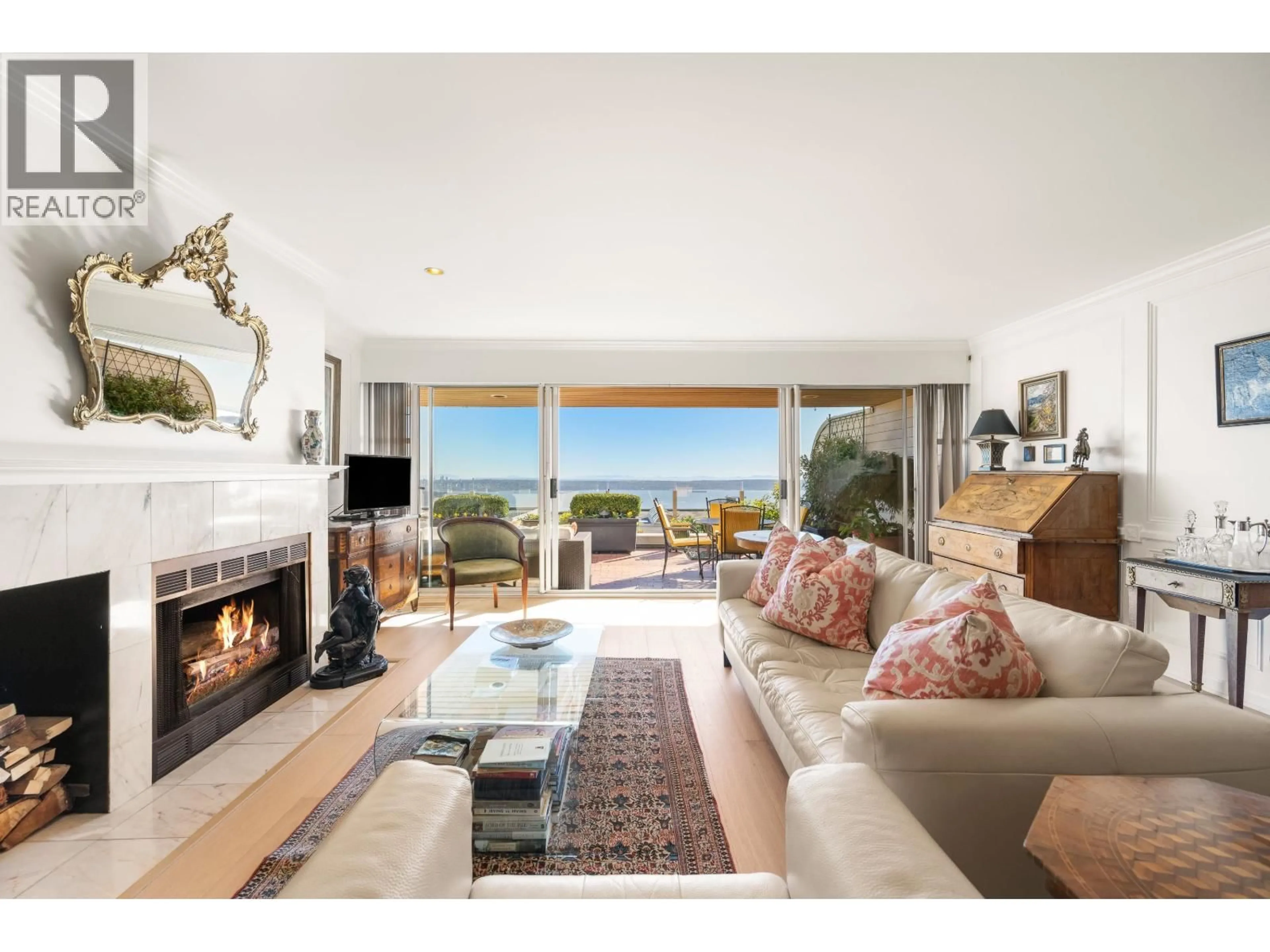 Living room with furniture, unknown for 102 - 2274 FOLKESTONE WAY, West Vancouver British Columbia V7S2X7