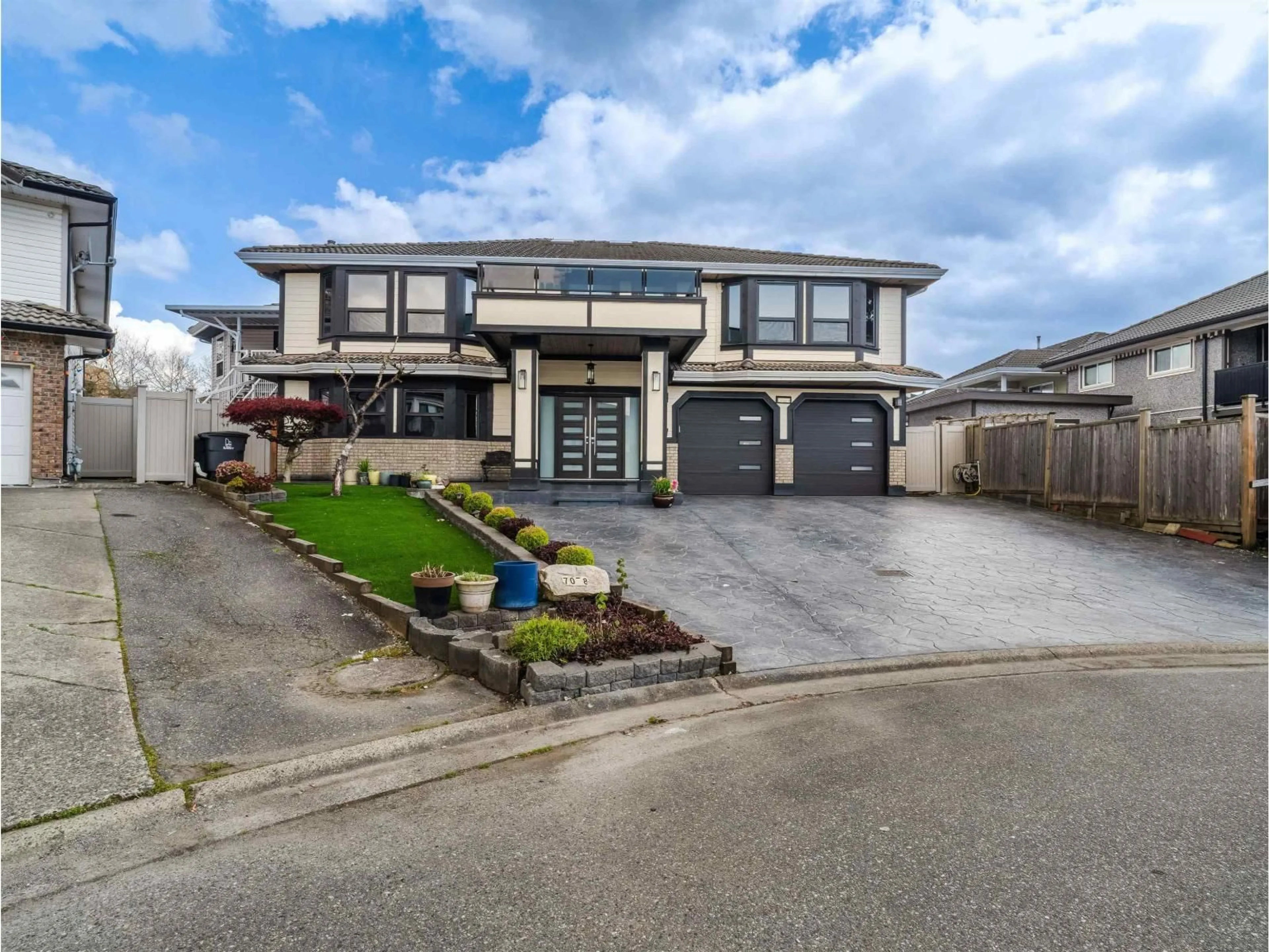Unknown for 7078 126A STREET, Surrey British Columbia V3W6G3