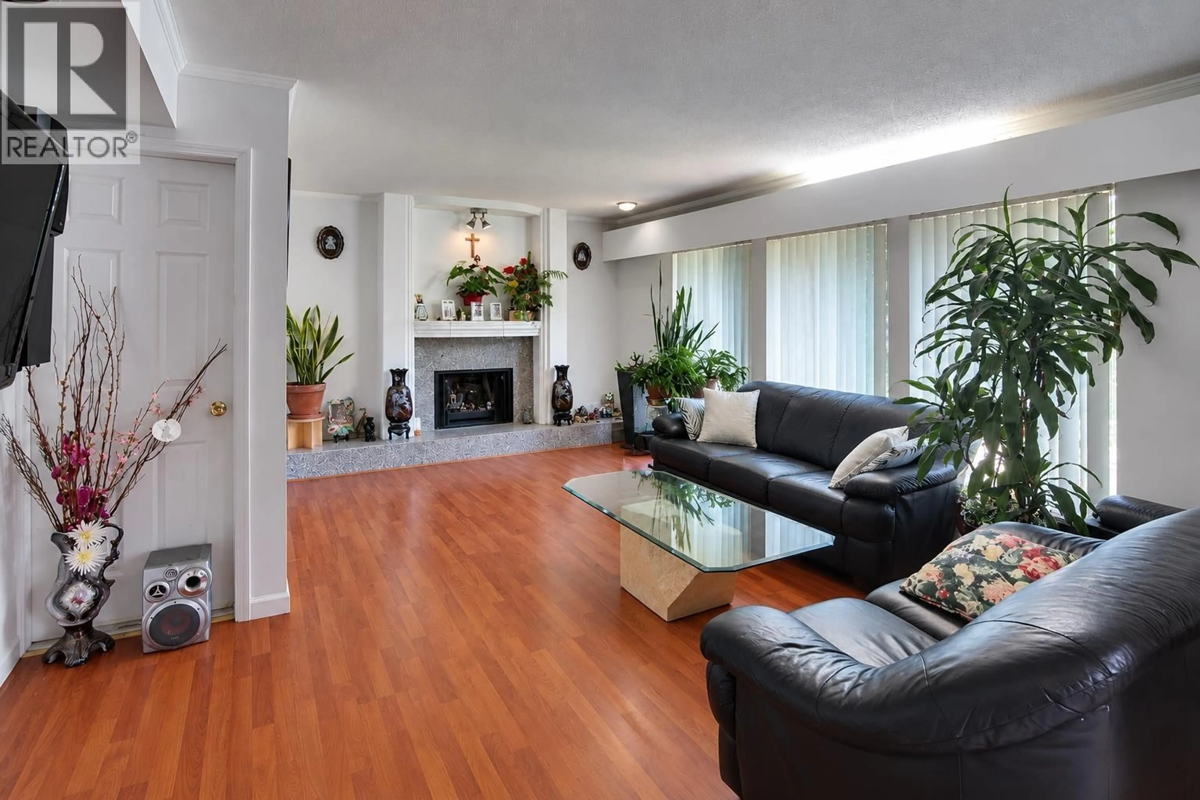 Living room with furniture, unknown for 7495 CULLODEN STREET, Vancouver British Columbia V5X4K3