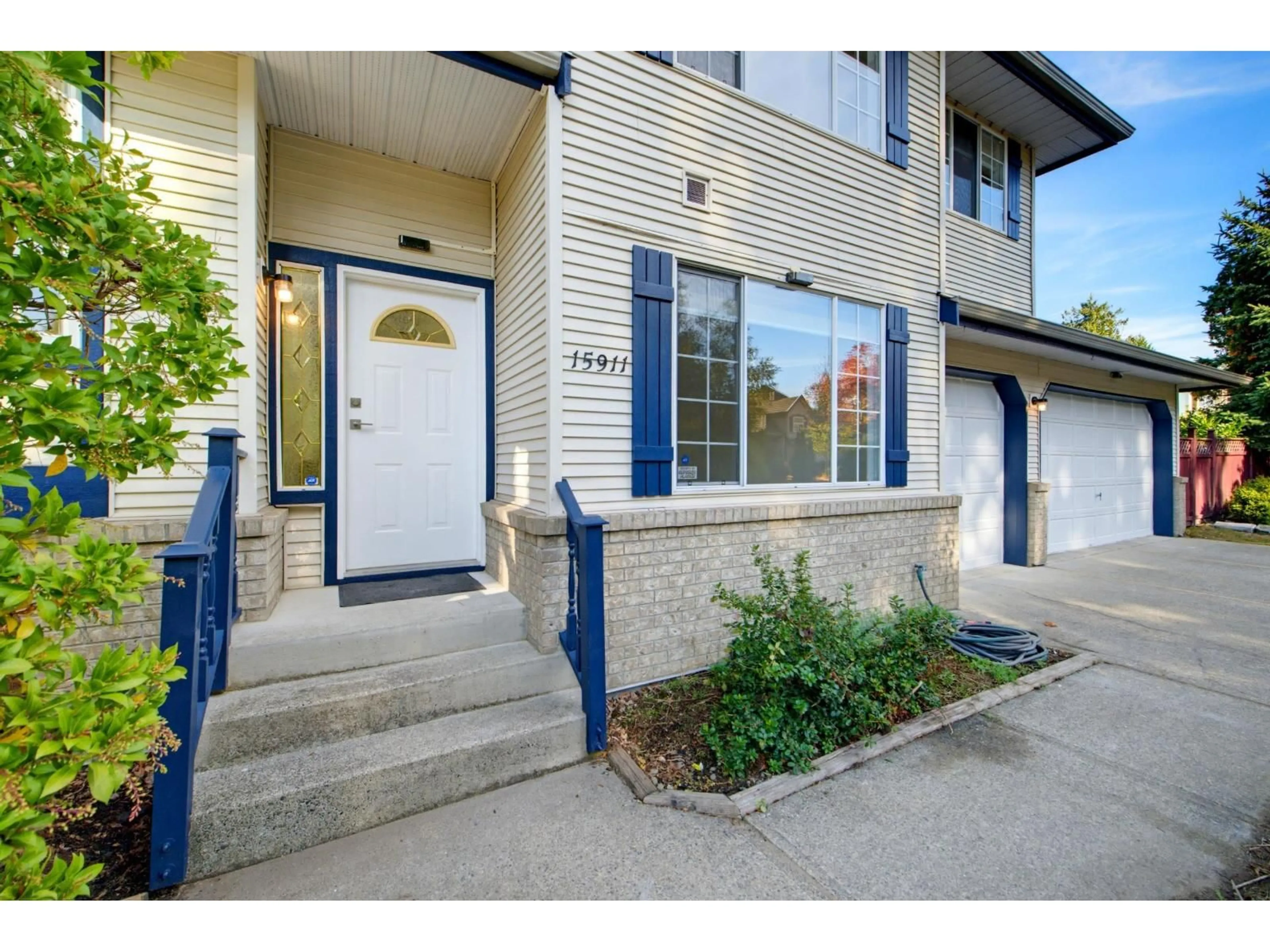 Indoor entryway for 15911 111 AVENUE, Surrey British Columbia V4N1C8