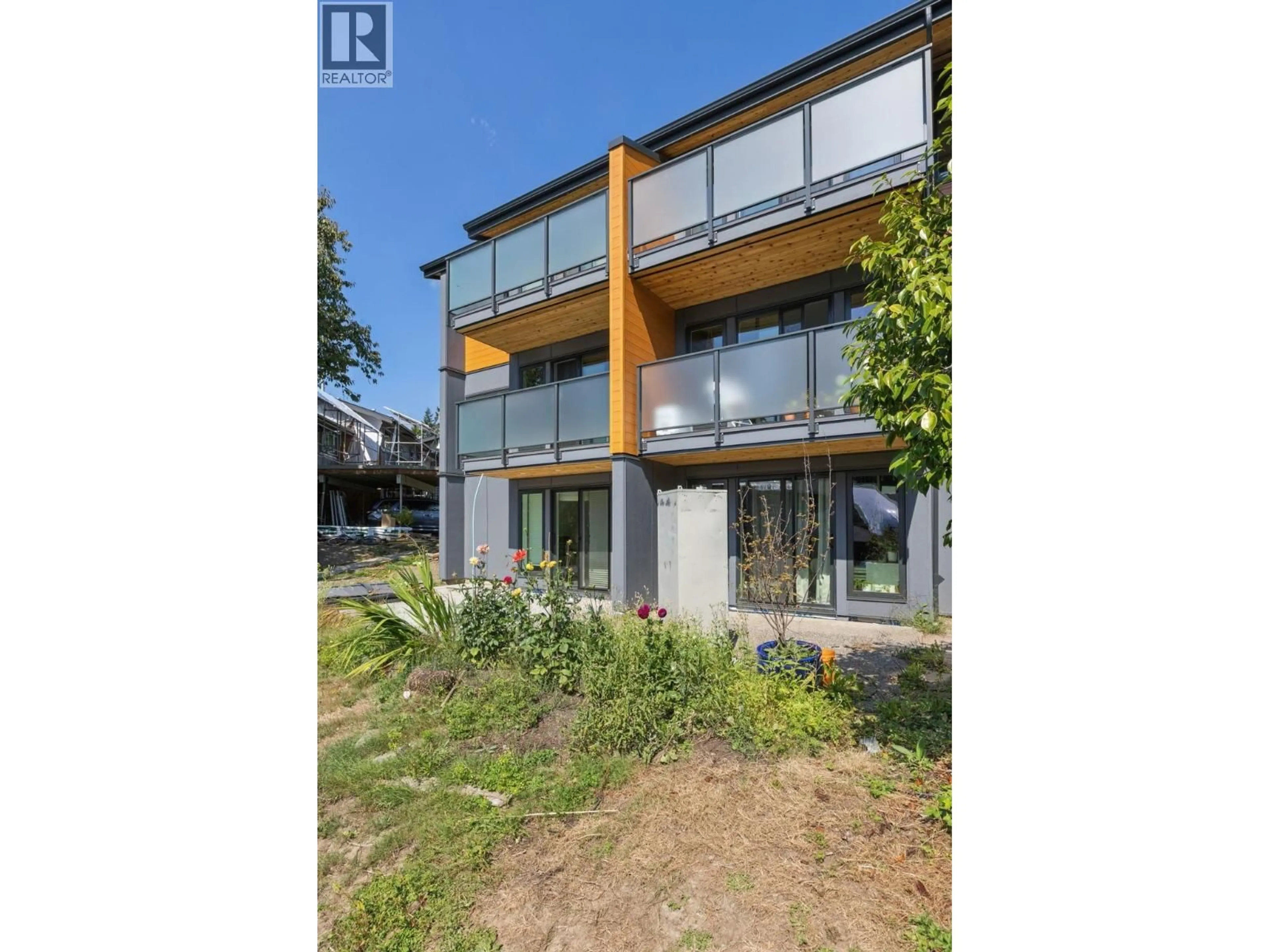 A pic from outside/outdoor area/front of a property/back of a property/a pic from drone, unknown for 1084 LILLOOET ROAD, North Vancouver British Columbia V7J2H8