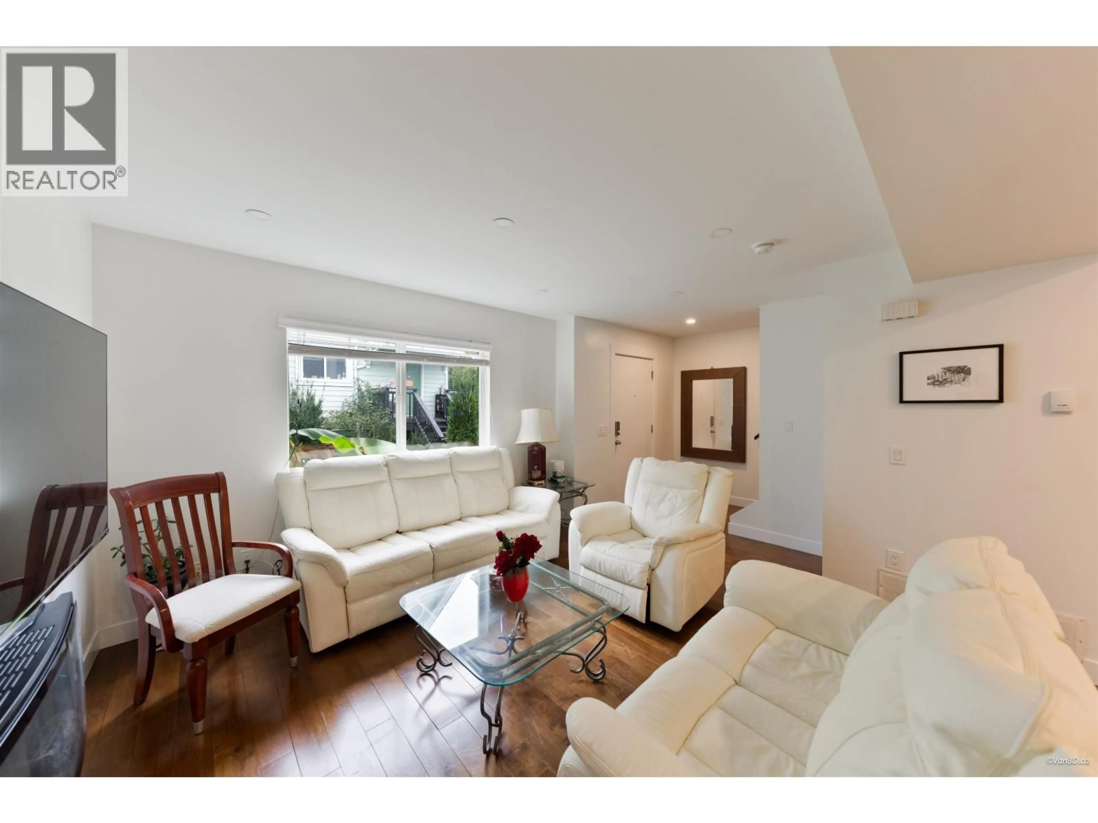 Living room with furniture, unknown for 2 - 8745 GOVERNMENT STREET, Burnaby British Columbia V3N4G9