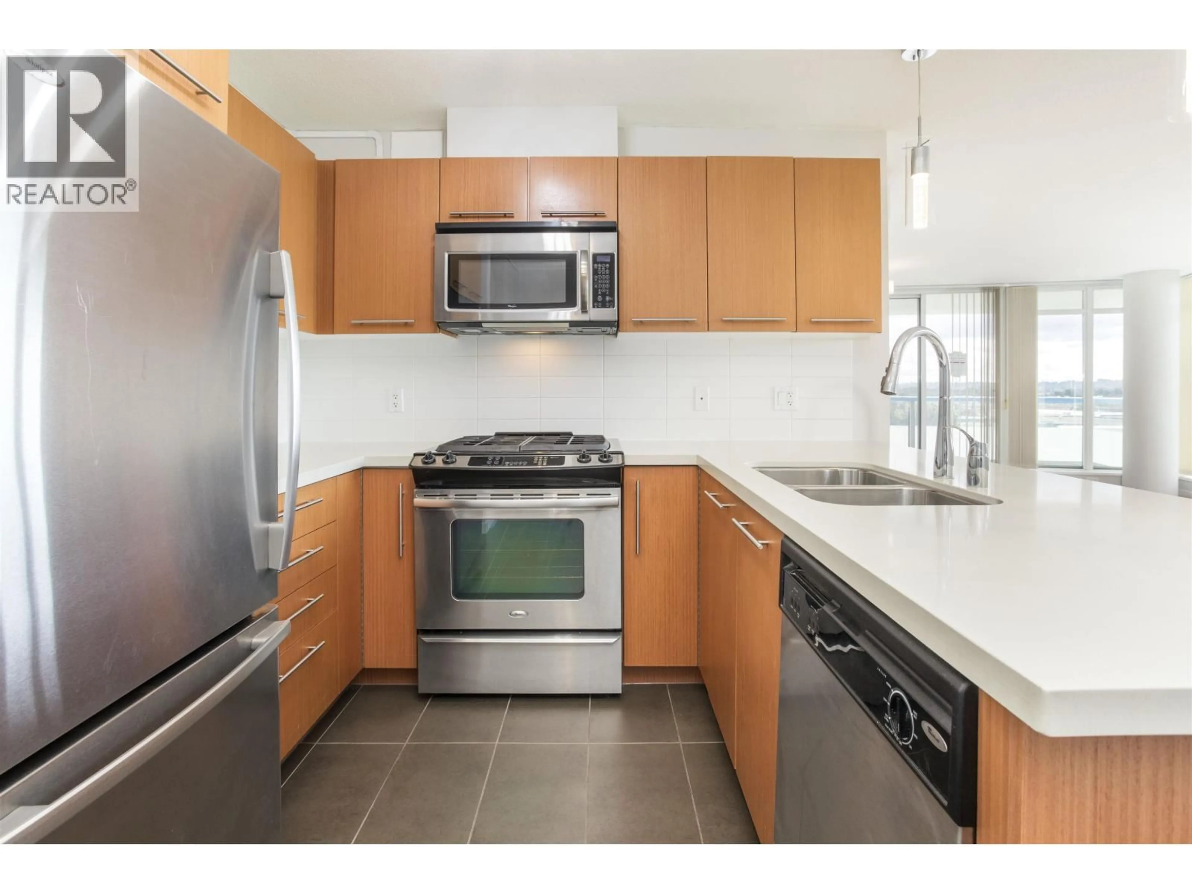 Standard kitchen, unknown for 507 - 2133 DOUGLAS ROAD, Burnaby British Columbia V5C0E9