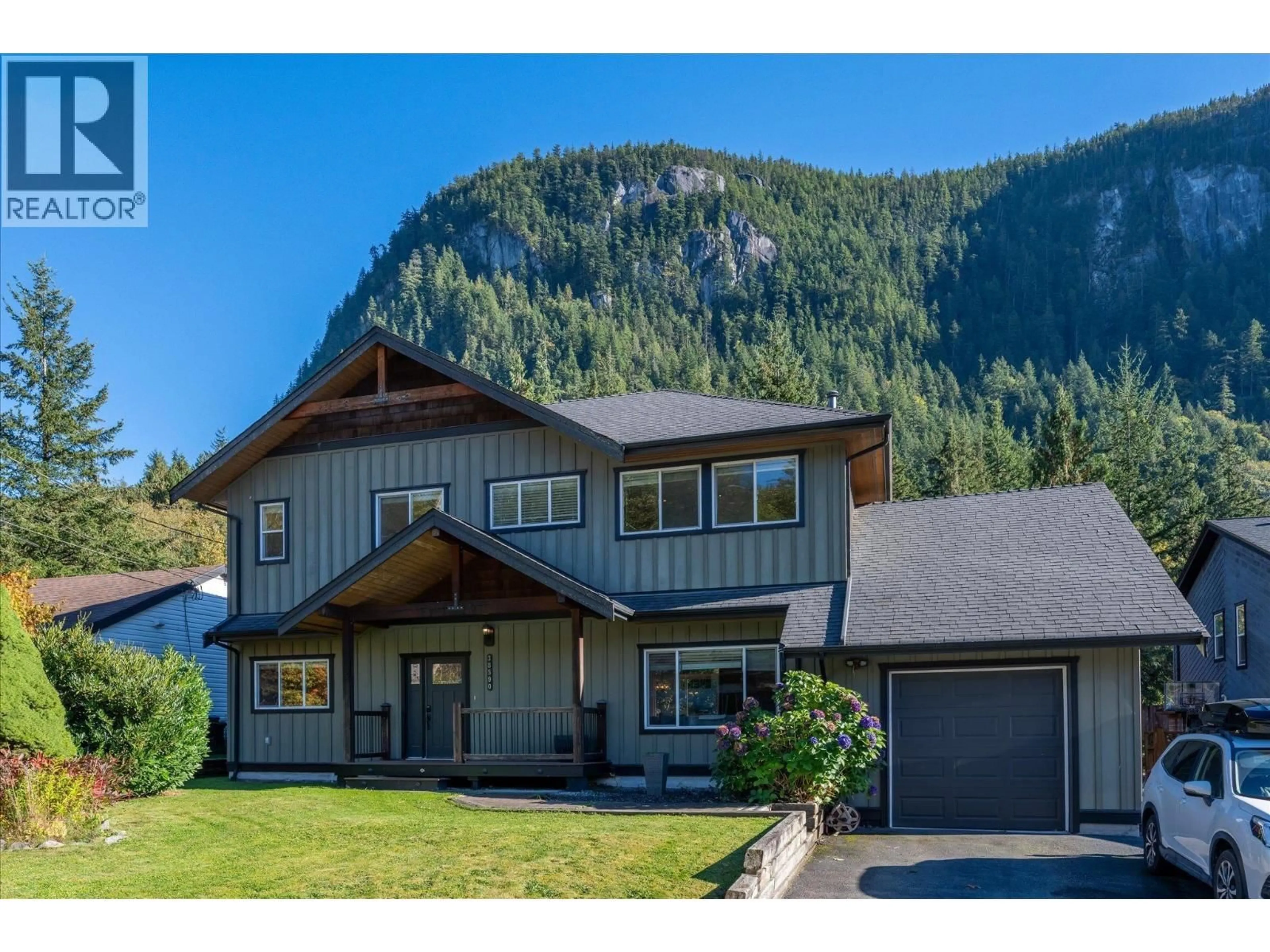 Home with vinyl exterior material, mountain view for 38590 WESTWAY AVENUE, Squamish British Columbia V8B0W4