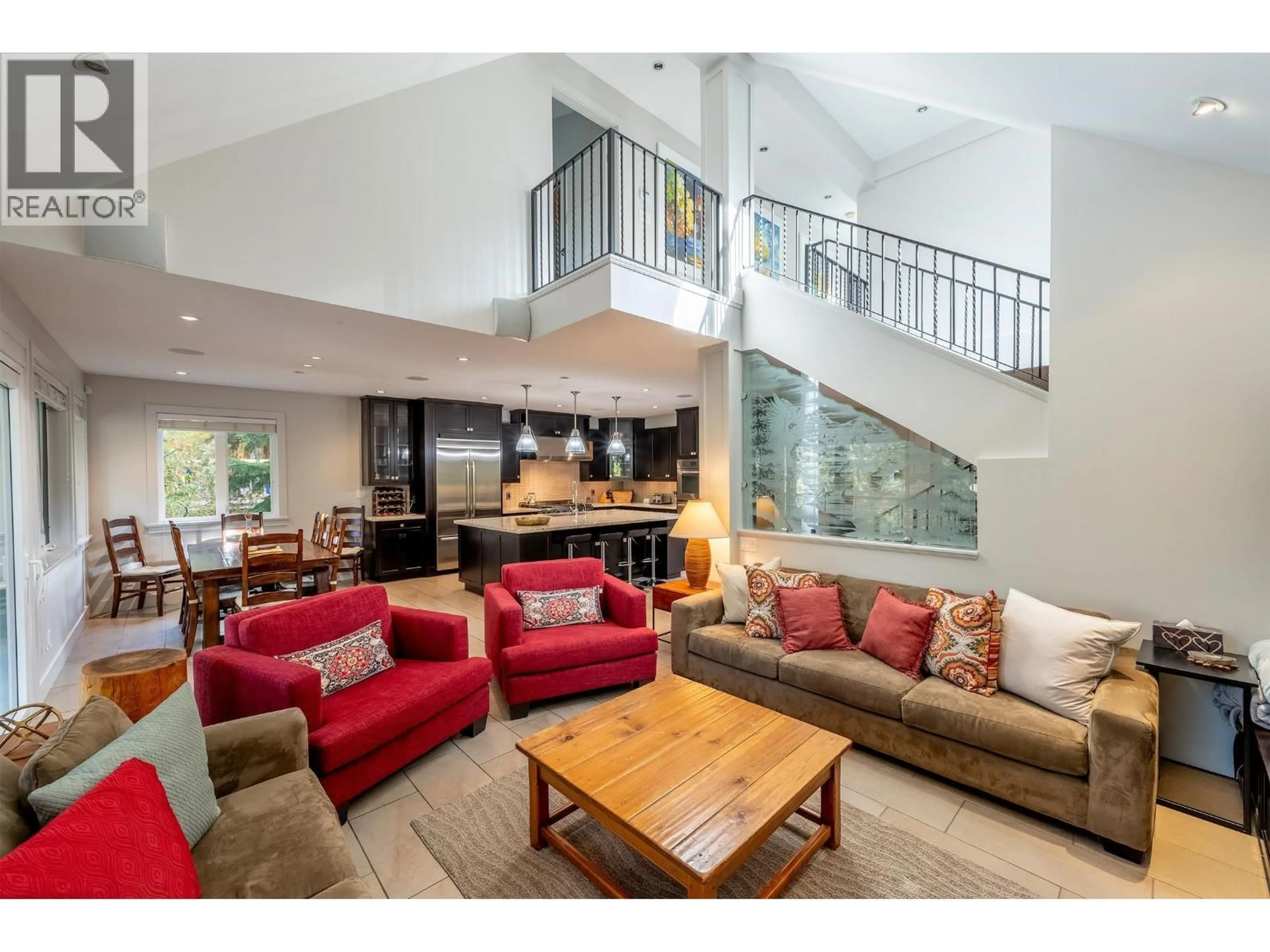 Living room with furniture, unknown for 2817 CLIFFTOP LANE, Whistler British Columbia V8E0A8