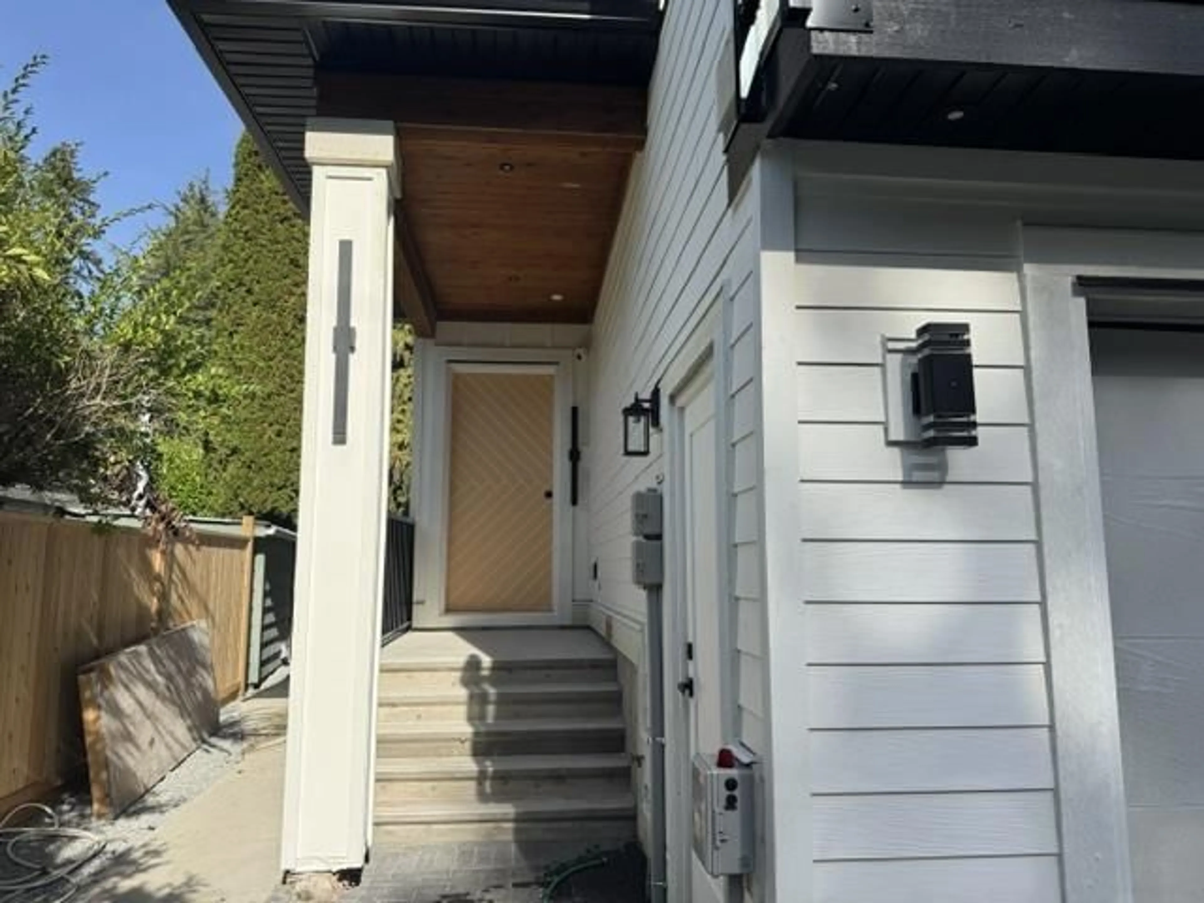 Indoor entryway for 11663 CORY DRIVE, Delta British Columbia V4E1T4