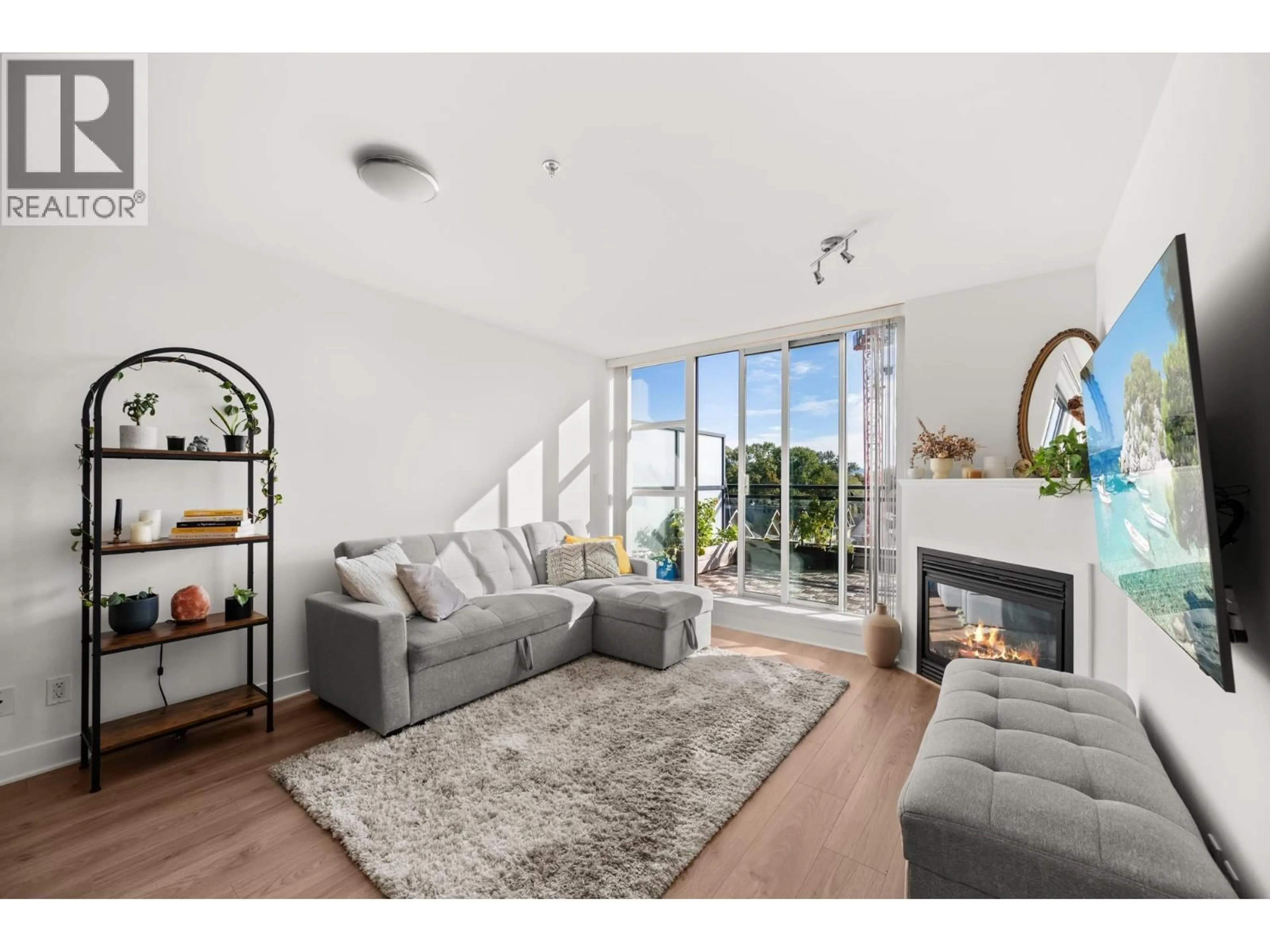 Living room with furniture, unknown for 406 - 3255 SMITH AVENUE, Burnaby British Columbia V5G2S9