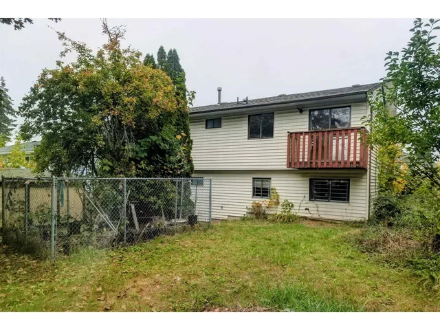 18256 64 AVENUE, Surrey 3