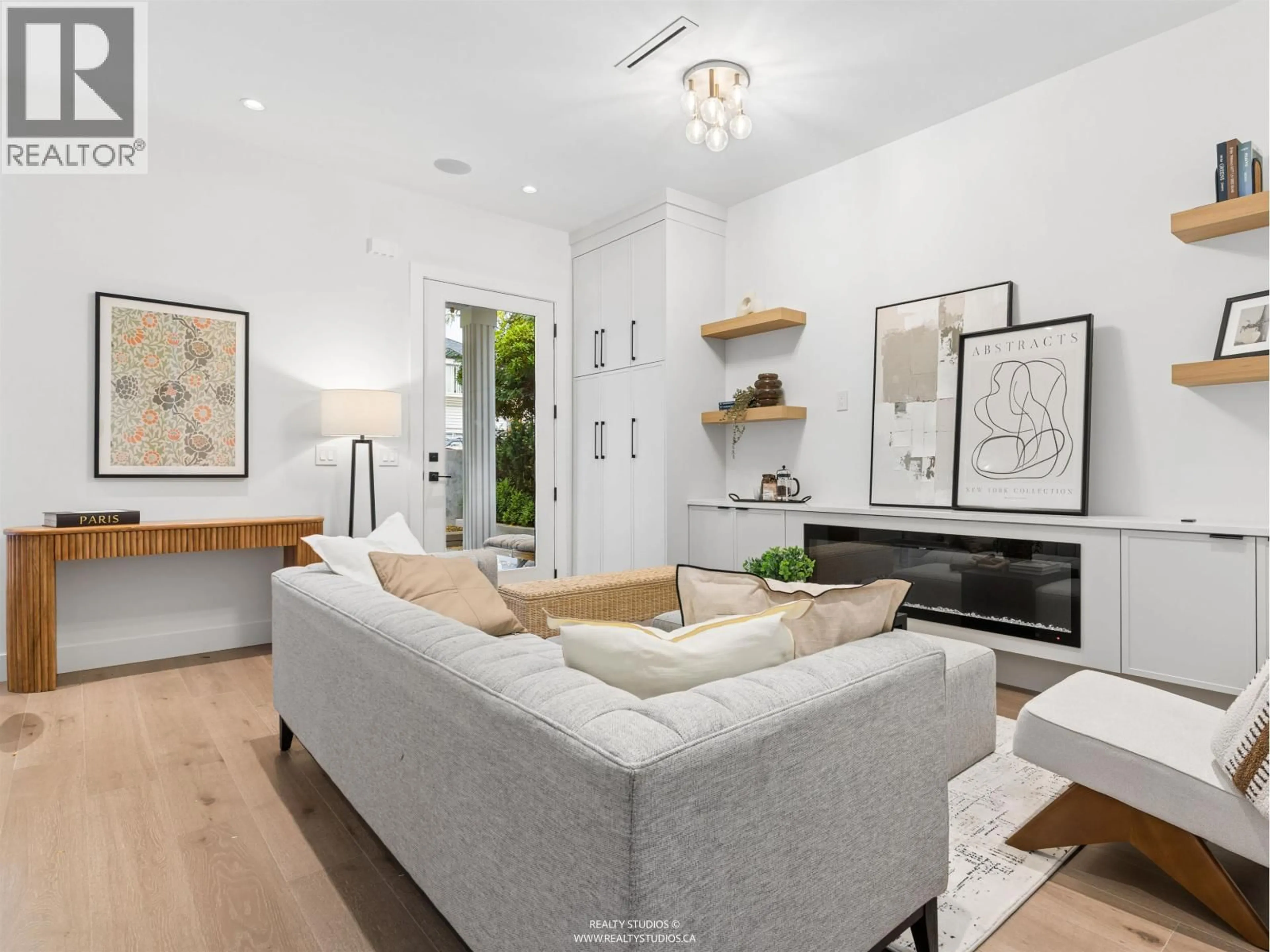 Living room with furniture, unknown for 1 - 878 37TH AVENUE, Vancouver British Columbia V5W1G2