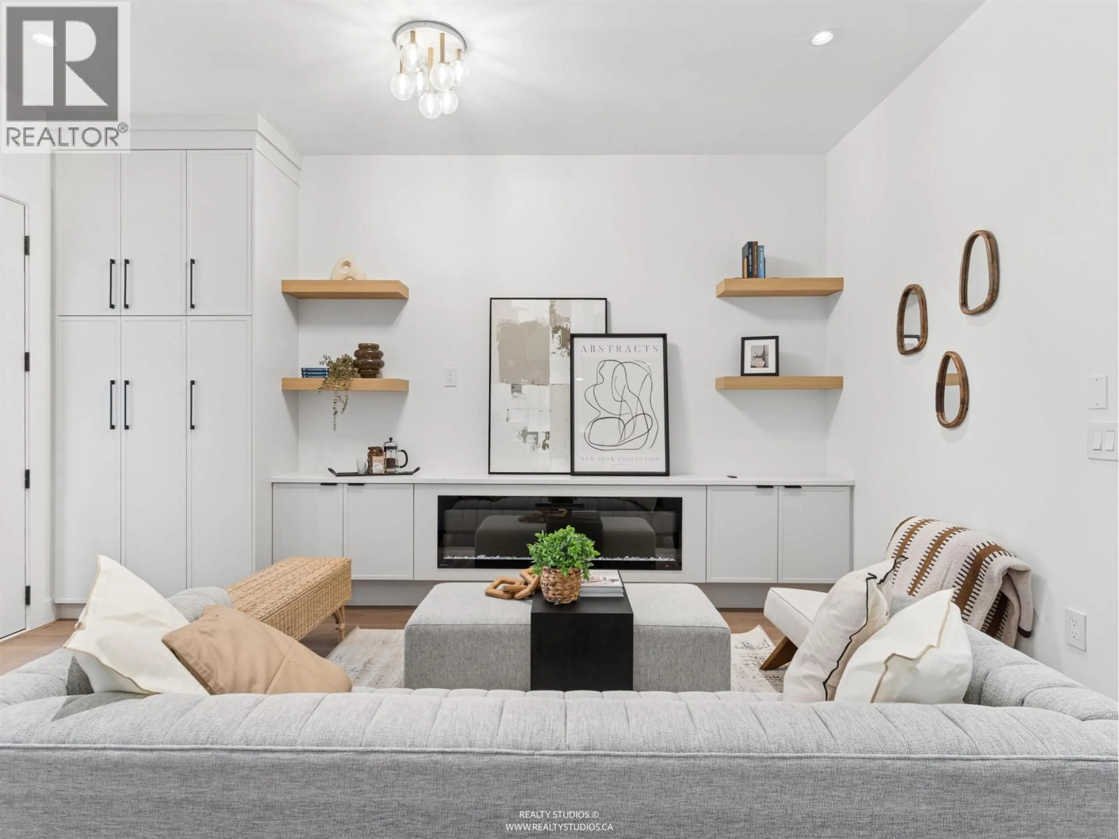 Living room with furniture, unknown for 1 - 878 37TH AVENUE, Vancouver British Columbia V5W1G2