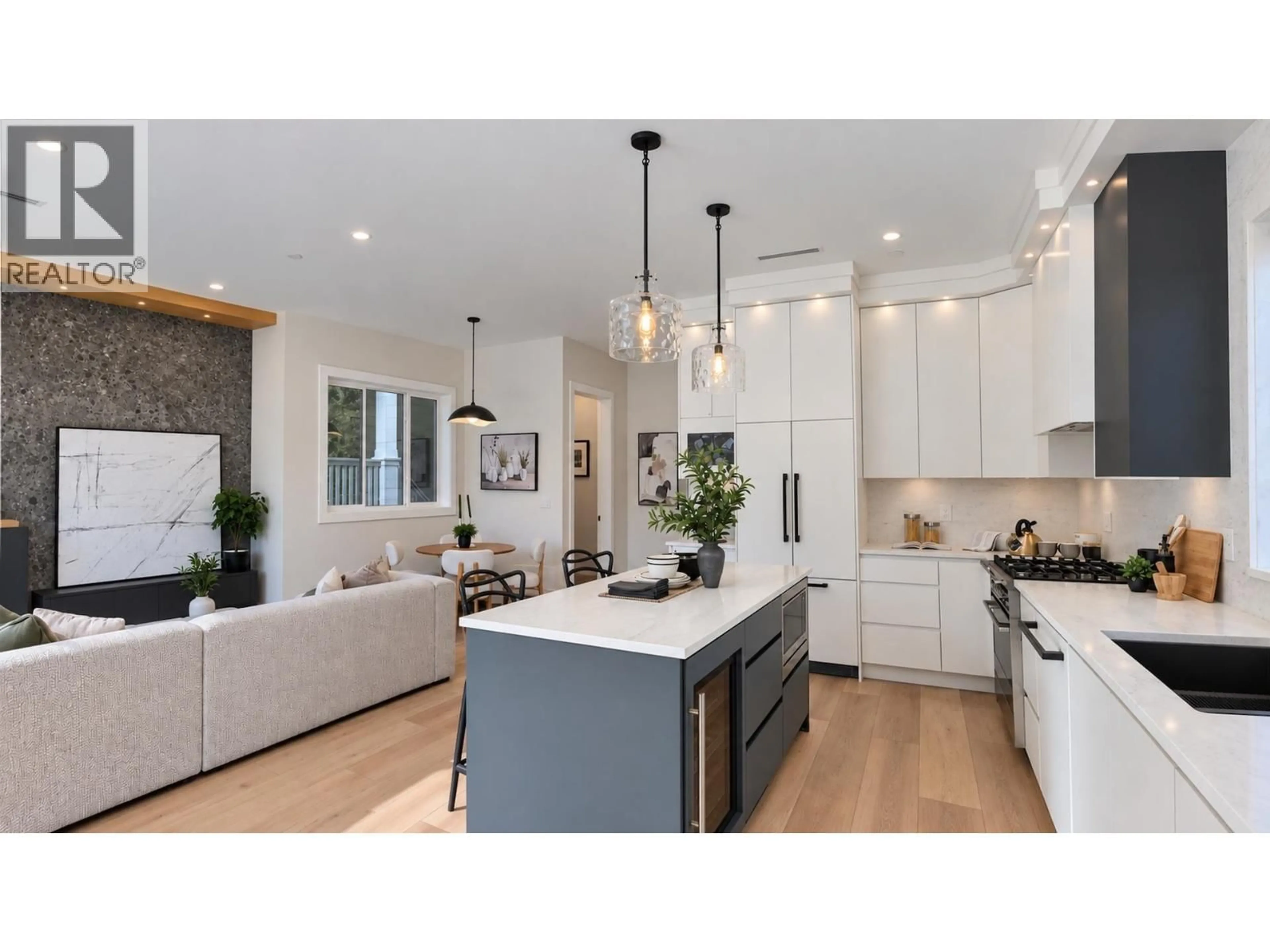 Open concept kitchen, unknown for 2 - 746 12TH AVENUE, Vancouver British Columbia V5T2H9