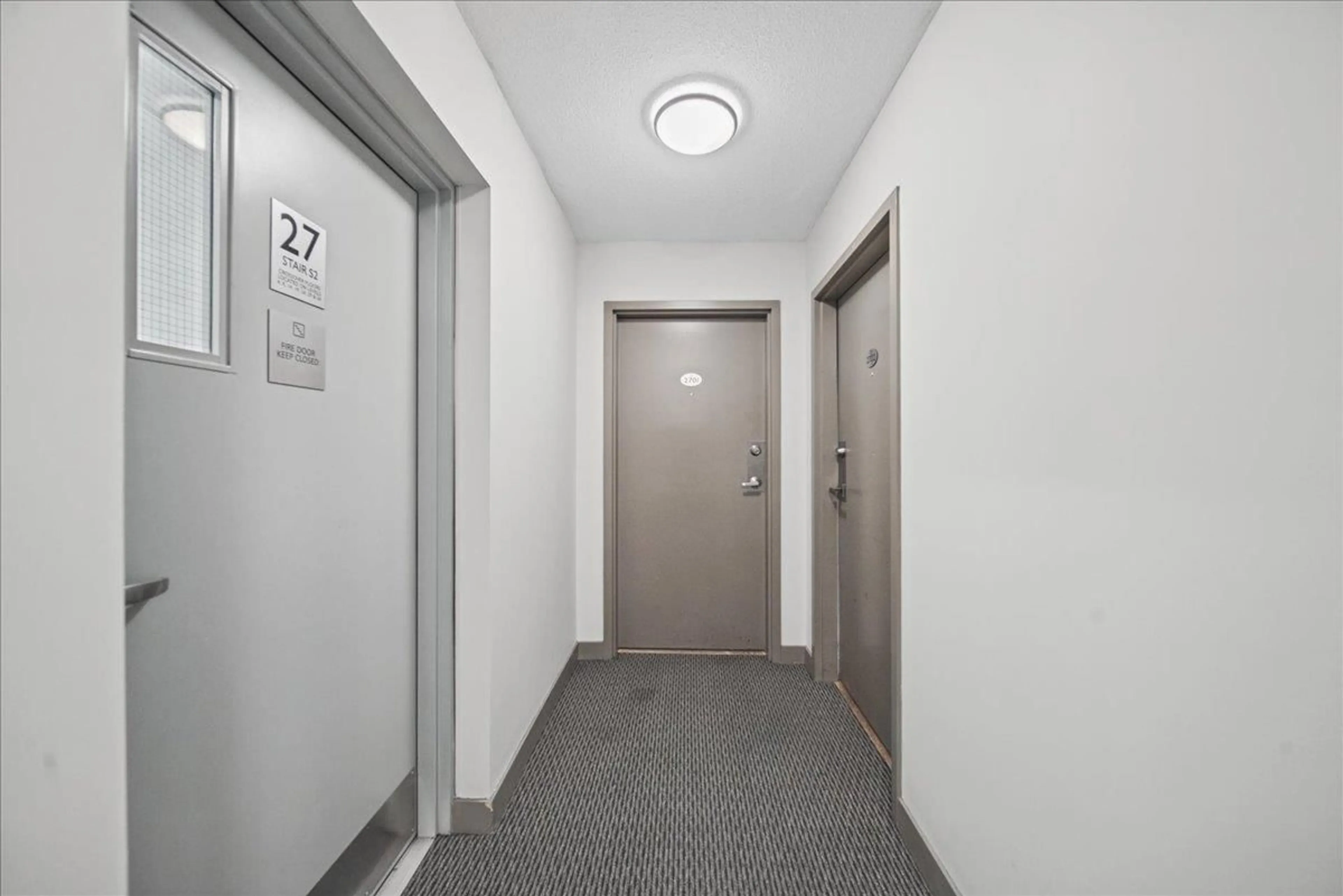 Indoor foyer for 2701 - 13618 100 AVENUE, Surrey British Columbia V3T0A8