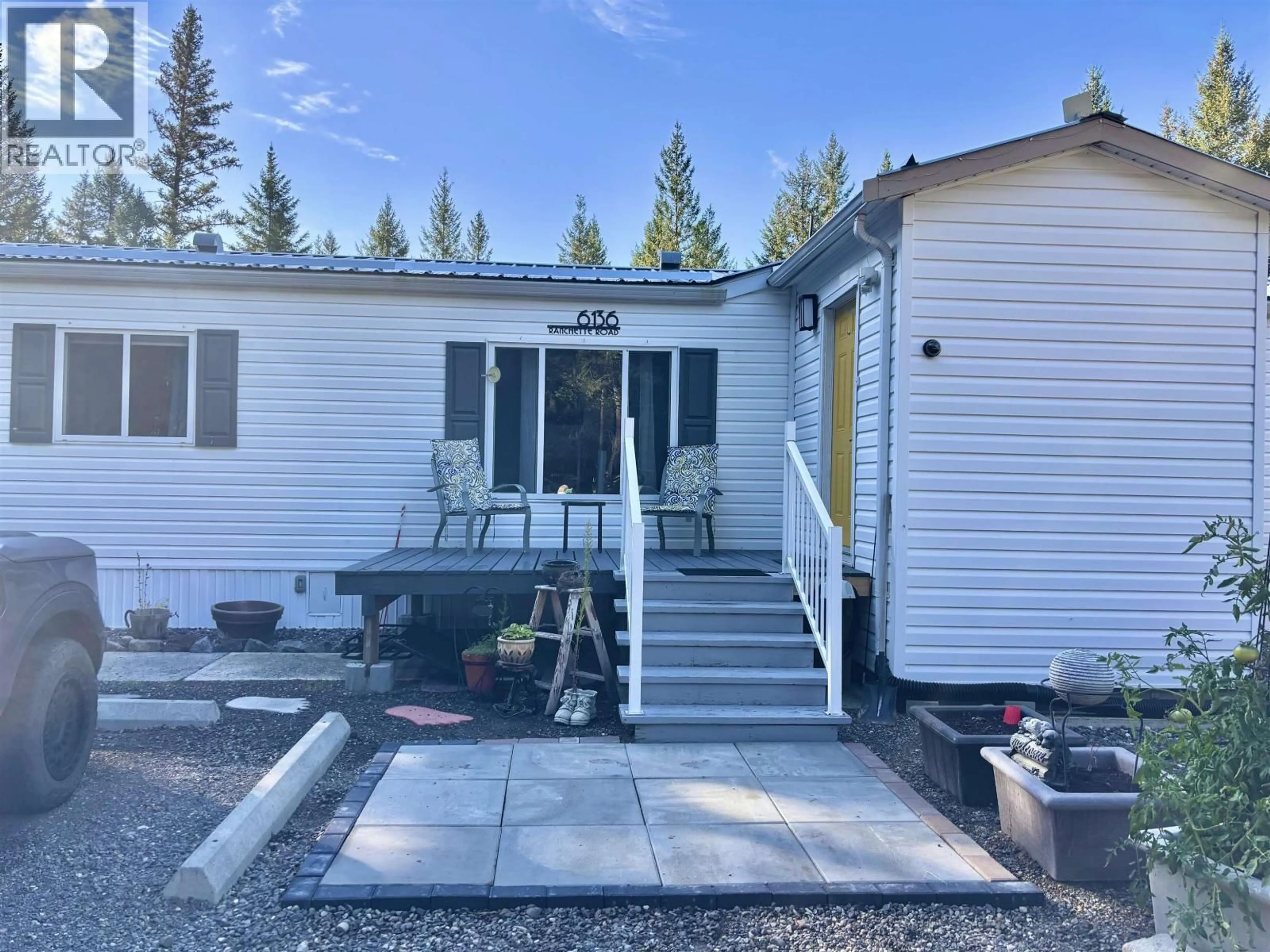 Patio, street for 6136 RANCHETTE ROAD, 100 Mile House British Columbia V0K2E3