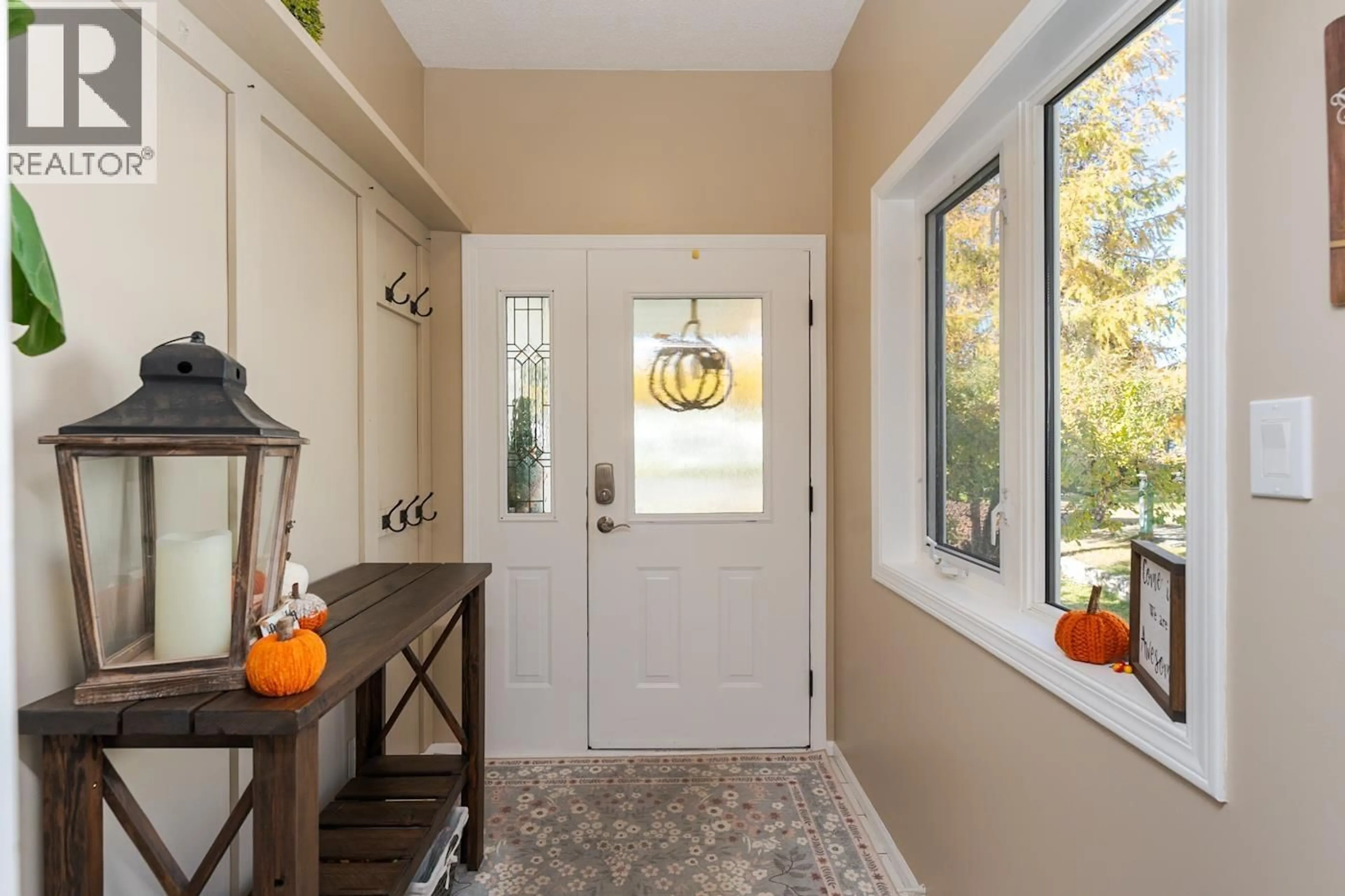 Indoor entryway for 6060 SPRINGALL CRESCENT, Prince George British Columbia V2K4W6