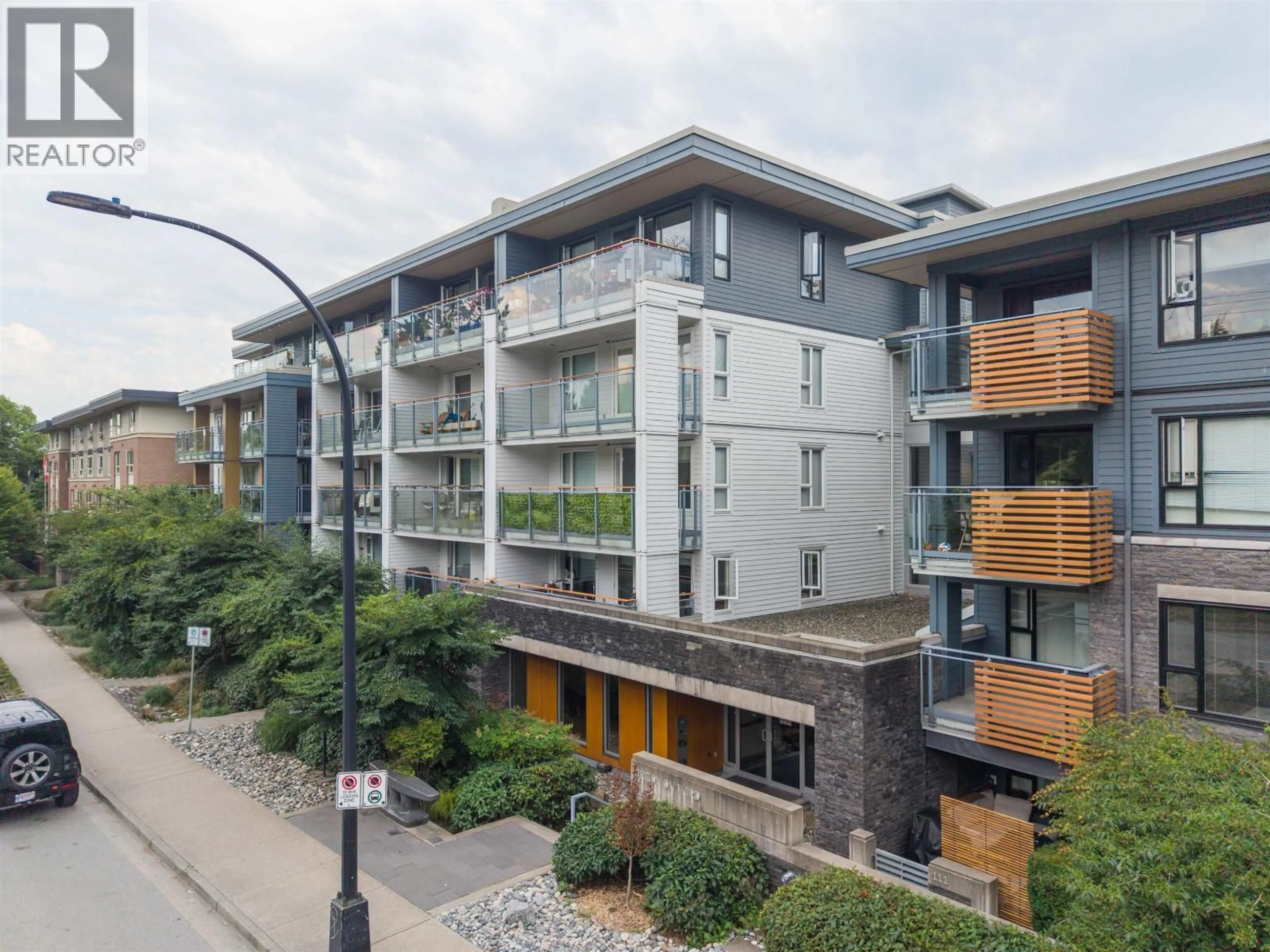 A pic from outside/outdoor area/front of a property/back of a property/a pic from drone, unknown for 414 - 221 3RD STREET, North Vancouver British Columbia V7L0C1