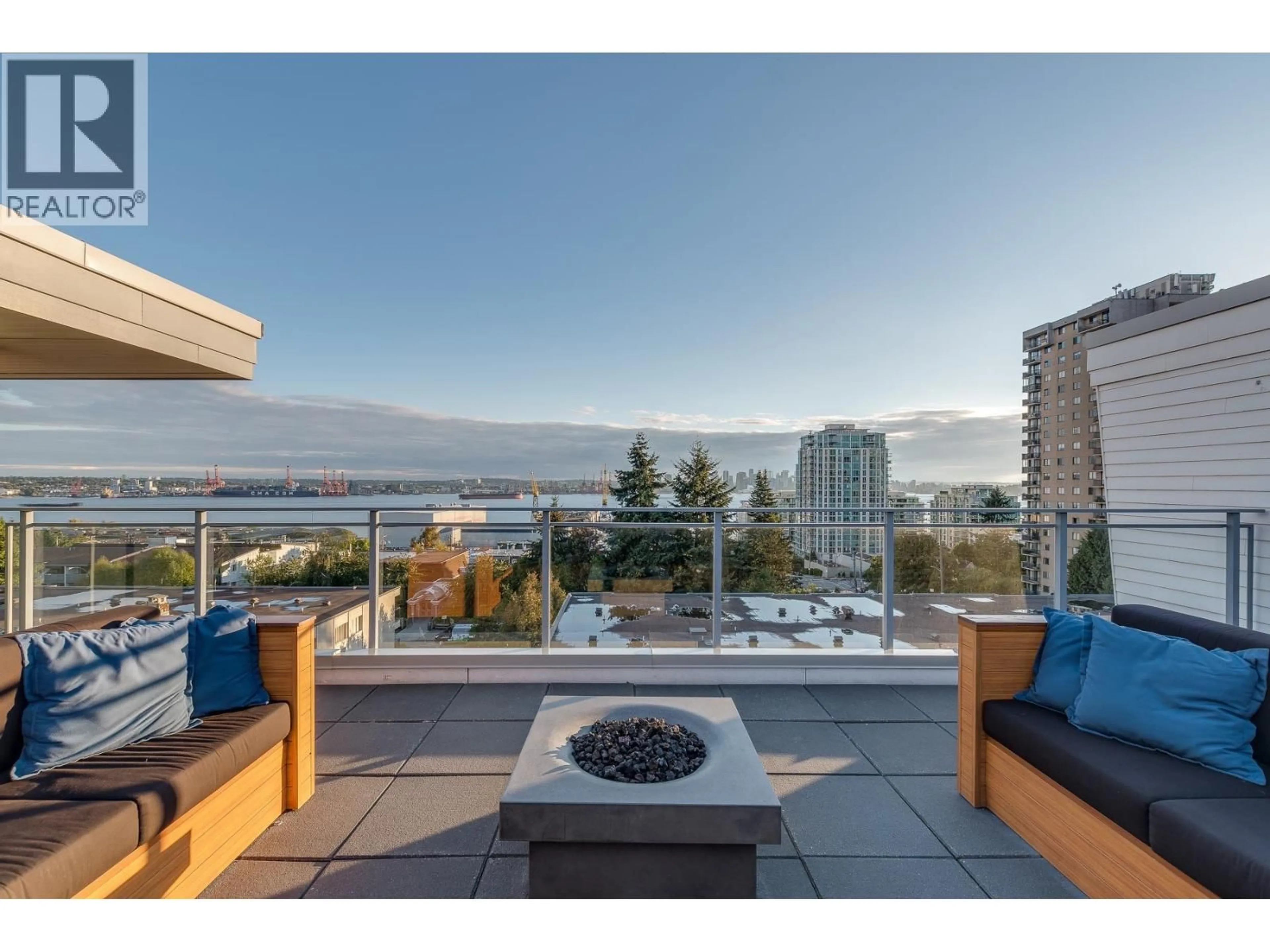 Patio, water/lake/river/ocean view for 414 - 221 3RD STREET, North Vancouver British Columbia V7L0C1