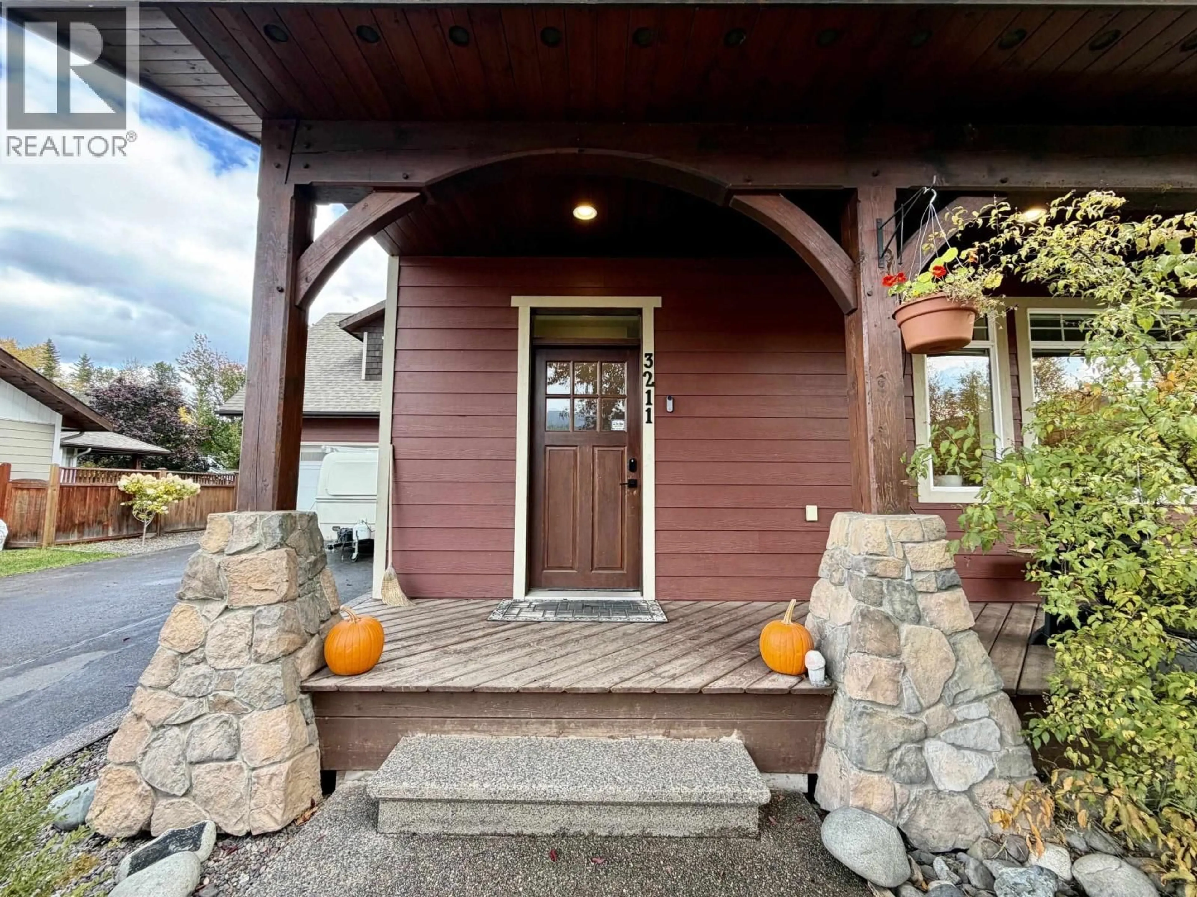 Indoor entryway for 3211 TURNER WAY, Smithers British Columbia V0J2N0