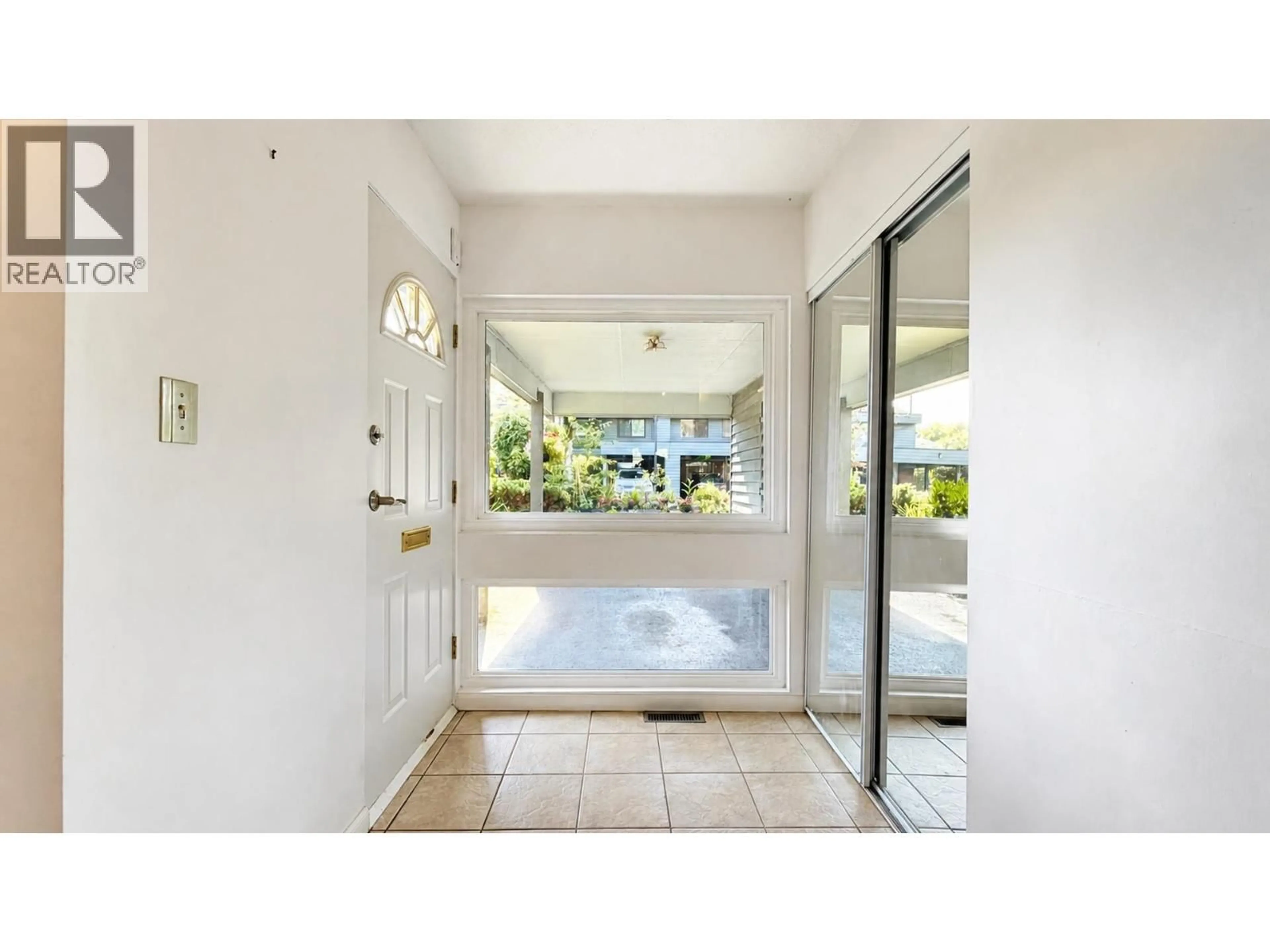 Indoor entryway for 143 - 3031 WILLIAMS ROAD, Richmond British Columbia V7E4G1