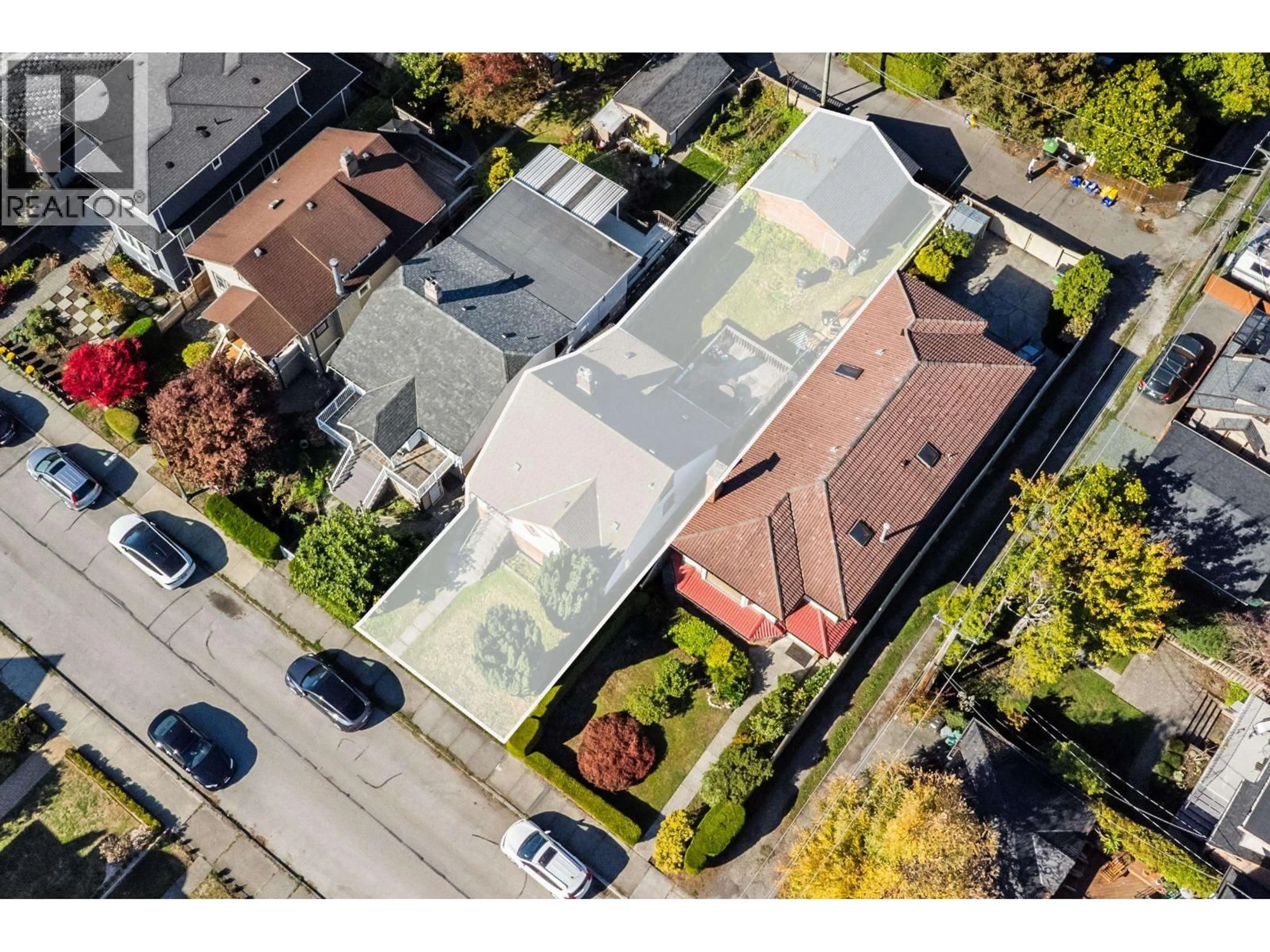 A pic from outside/outdoor area/front of a property/back of a property/a pic from drone, street for 3433 12TH AVENUE, Vancouver British Columbia V6R2N2