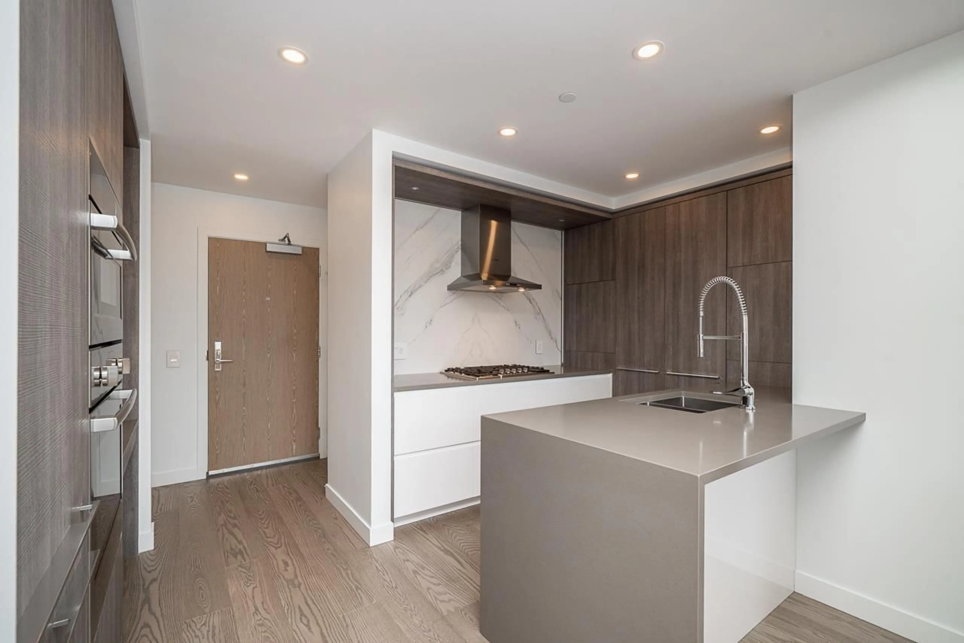 Open concept kitchen, unknown for 901 - 1441 JOHNSTON ROAD, White Rock British Columbia V4B3Z4