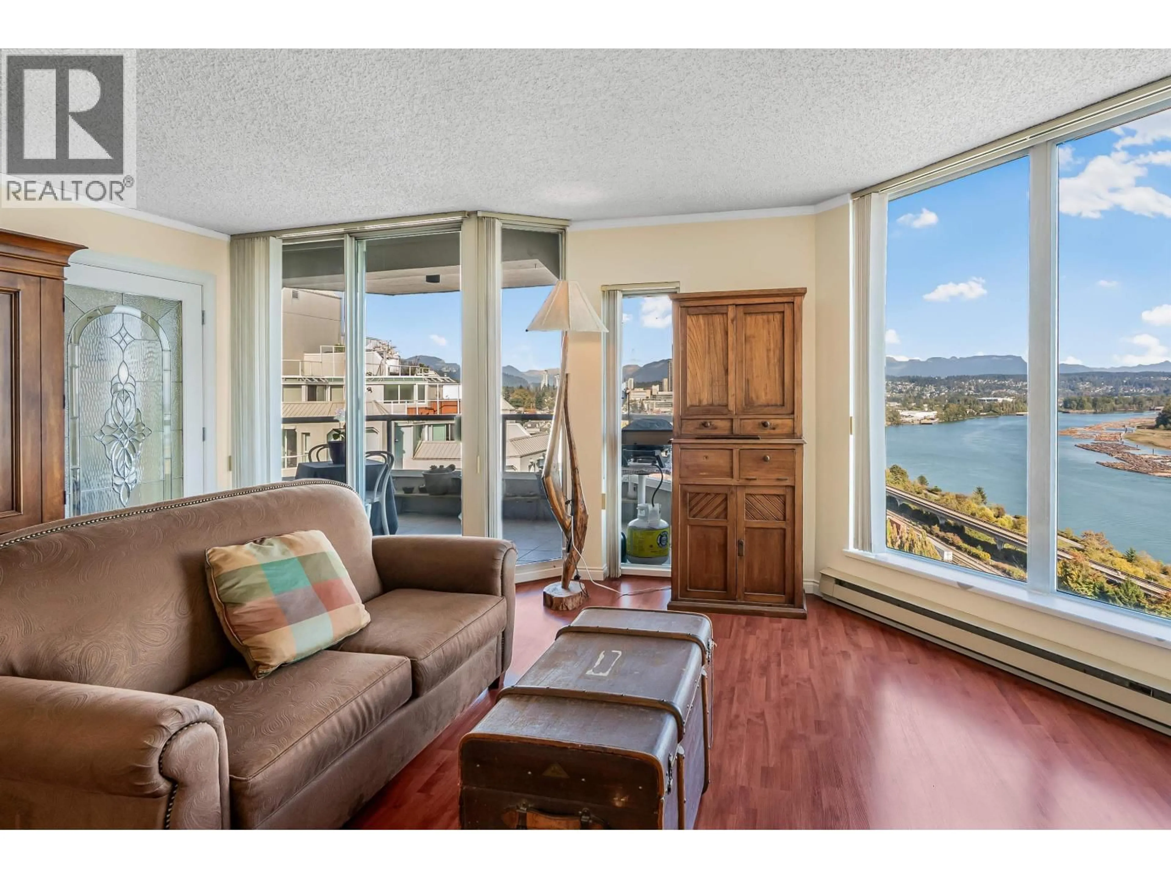 Living room with furniture, wood/laminate floor for 1603 - 69 JAMIESON COURT, New Westminster British Columbia V3L5R3