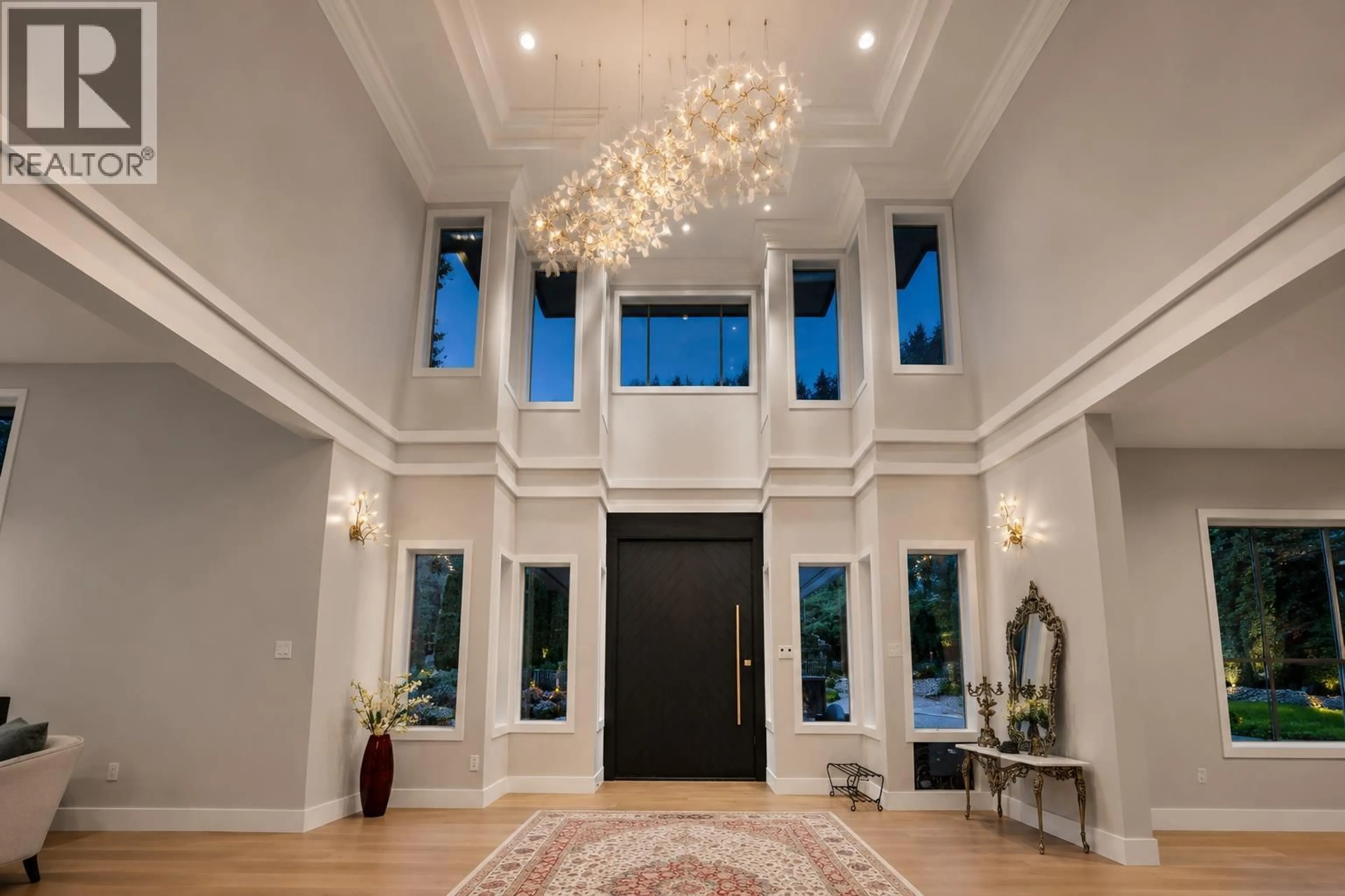 Indoor foyer for 1404 CHARLOTTE CRESCENT, Anmore British Columbia V3H4W5