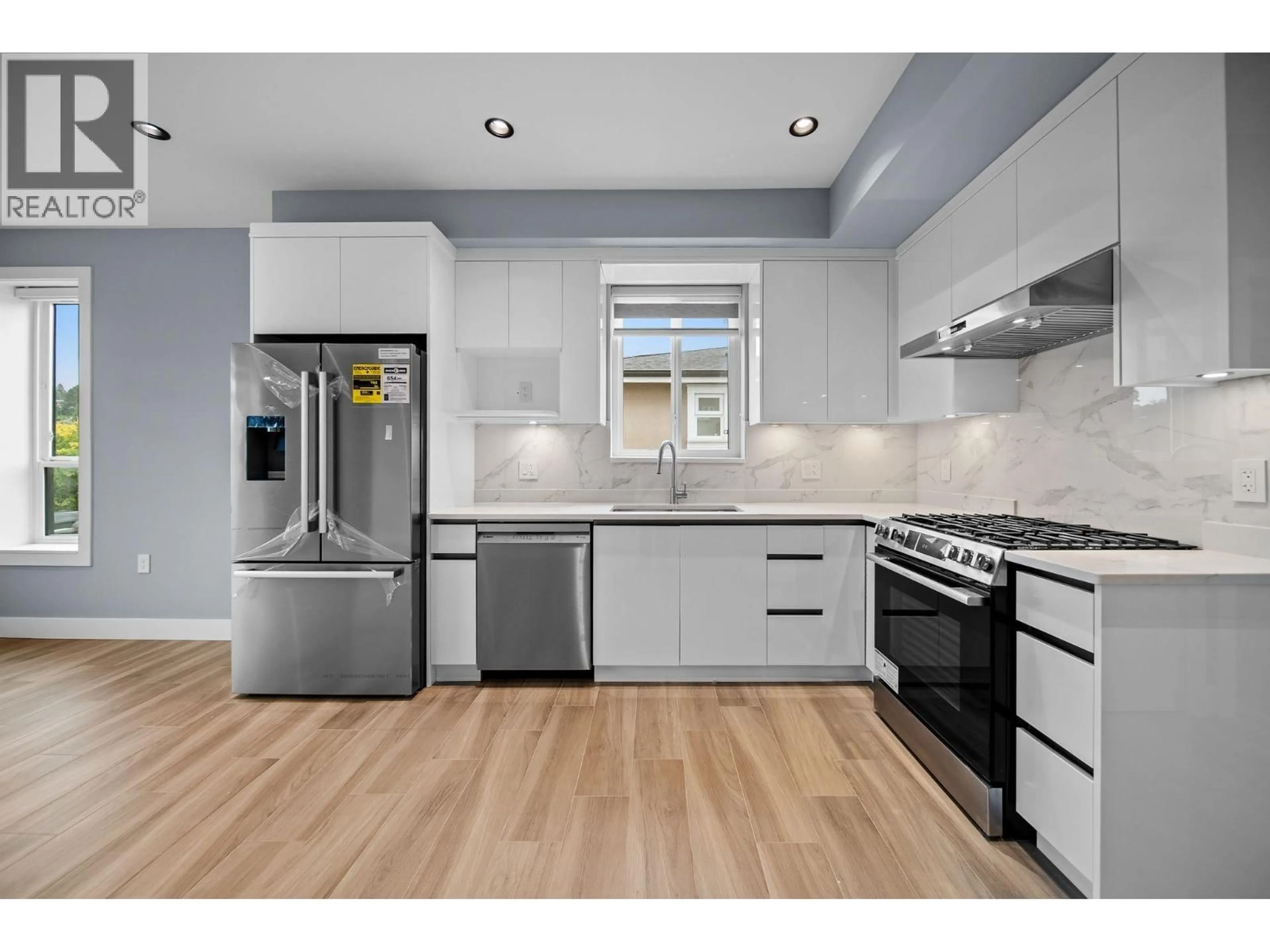 Open concept kitchen, unknown for 3 - 2557 KING EDWARD STREET, Vancouver British Columbia V6L1T5