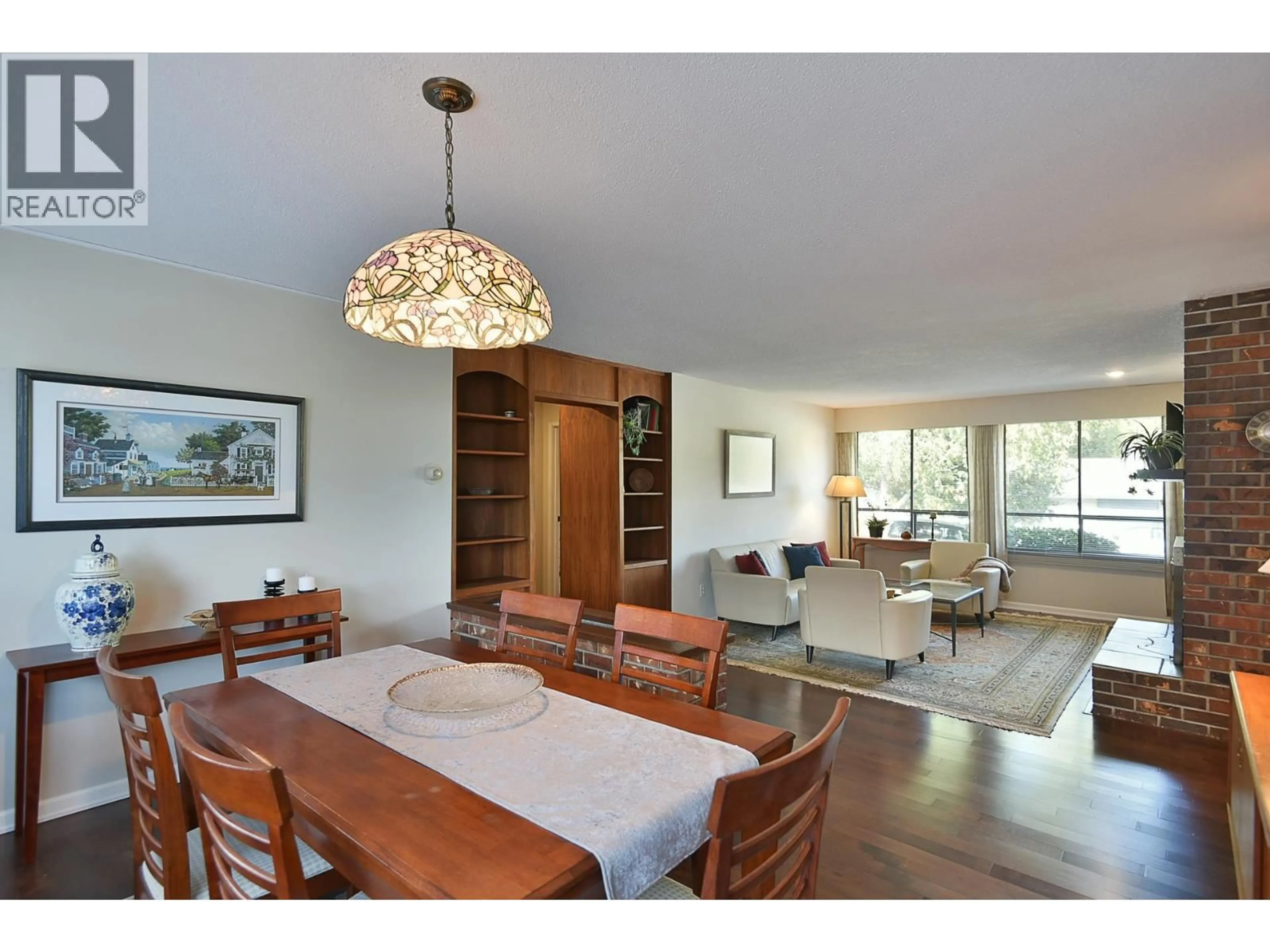 Dining room, wood/laminate floor for 5619 TRAIL AVENUE, Sechelt British Columbia V0N3A0