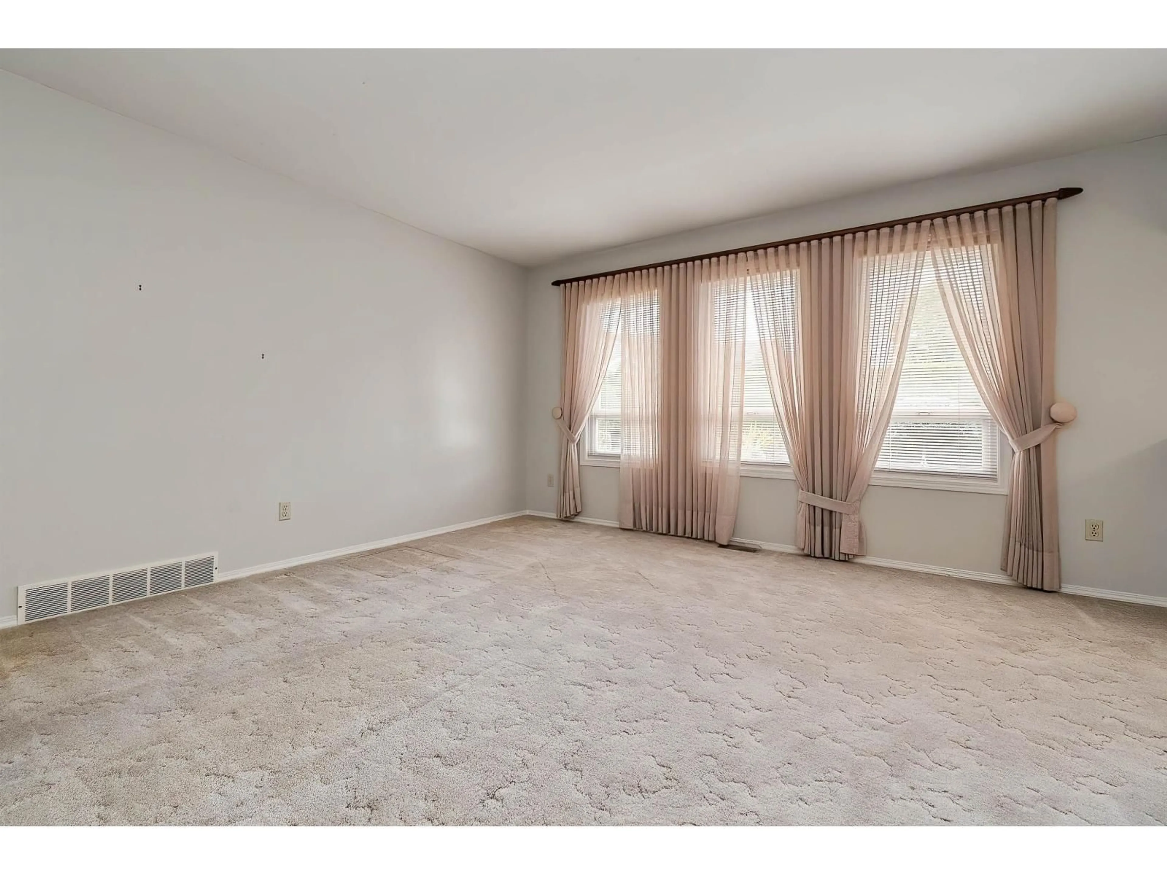 A pic of a room for 46634 ELLIOTT AVENUE, Chilliwack British Columbia V2P7S7
