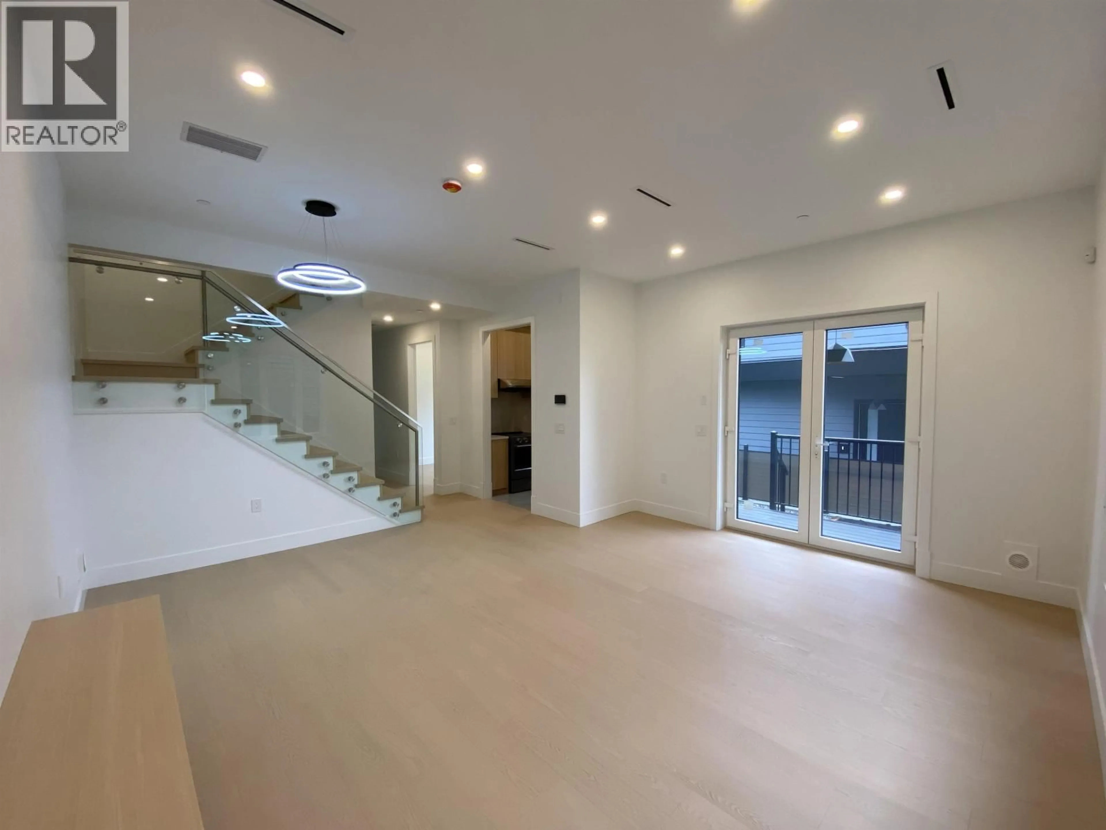 Indoor foyer for 2 - 2452 HARRISON DRIVE, Vancouver British Columbia V5P2P8