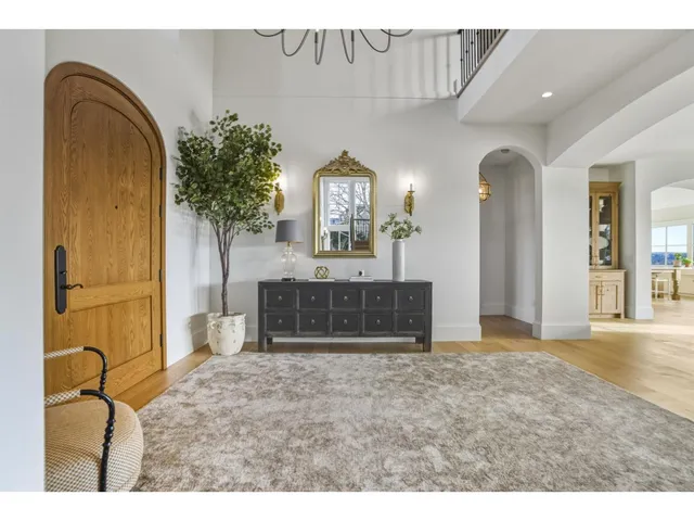 18238 20 AVENUE, Surrey 5