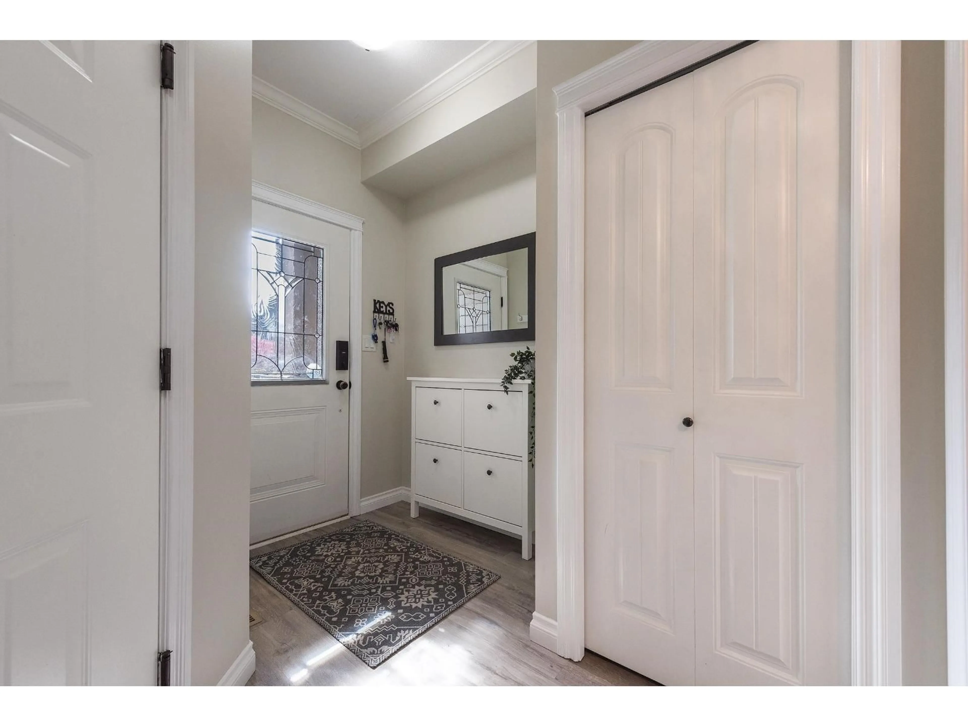 Indoor entryway for 38 - 6577 SOUTHDOWNE PLACE, Chilliwack British Columbia V2R0H4