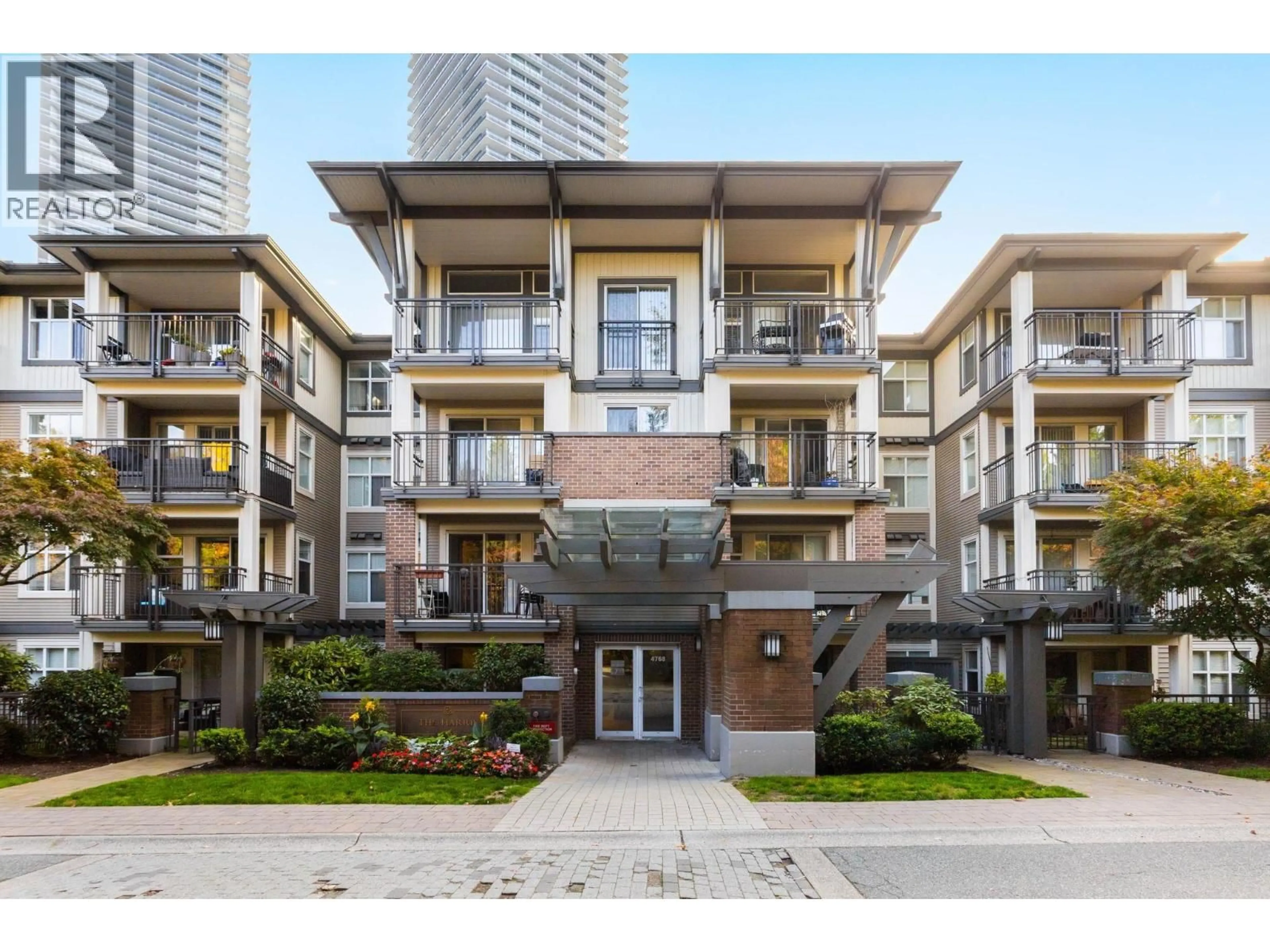 Patio, street for 210 - 4768 BRENTWOOD DRIVE, Burnaby British Columbia V5C0C7