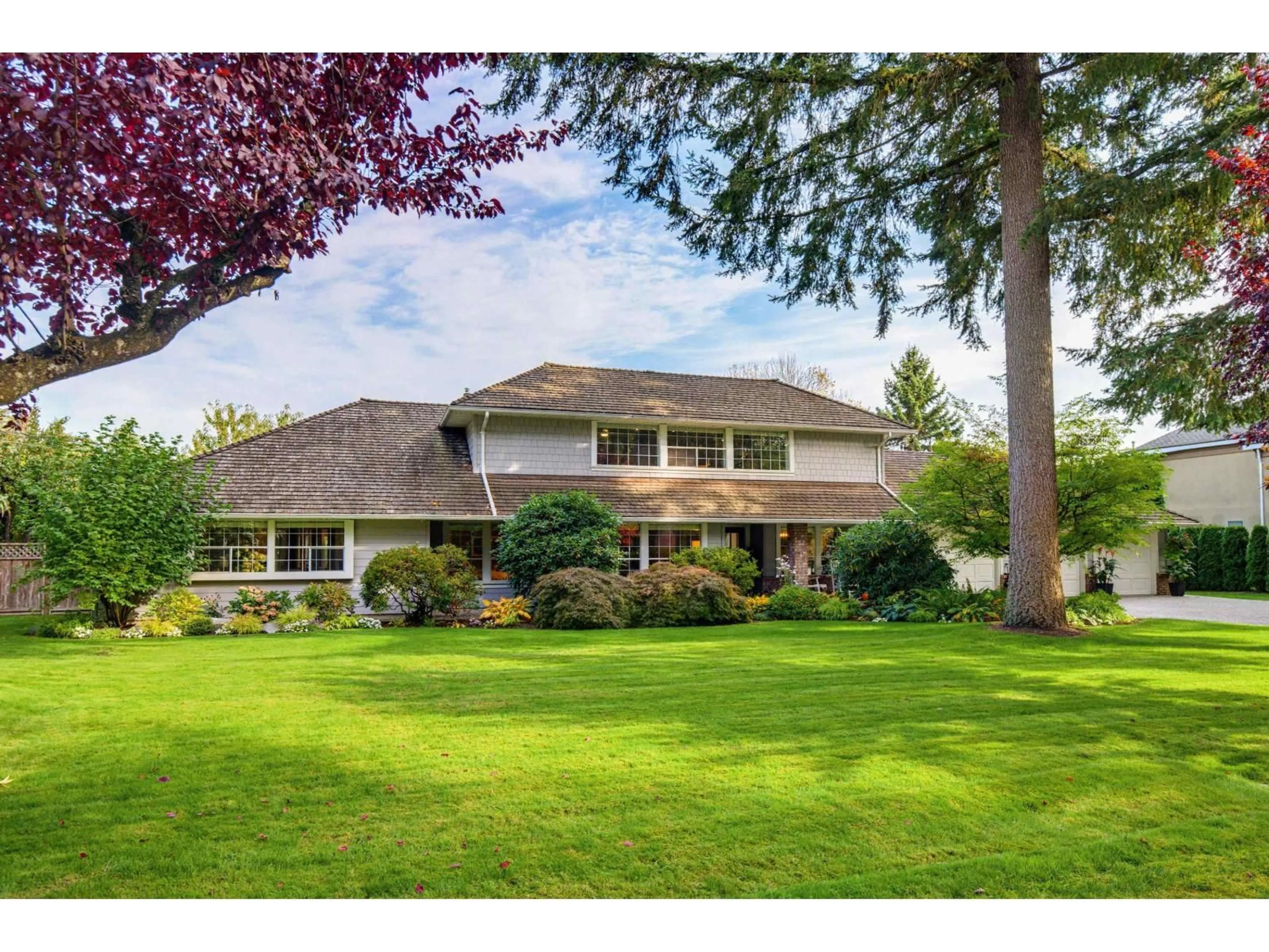 A pic from outside/outdoor area/front of a property/back of a property/a pic from drone, unknown for 3152 204 STREET, Langley British Columbia V2Z2C7