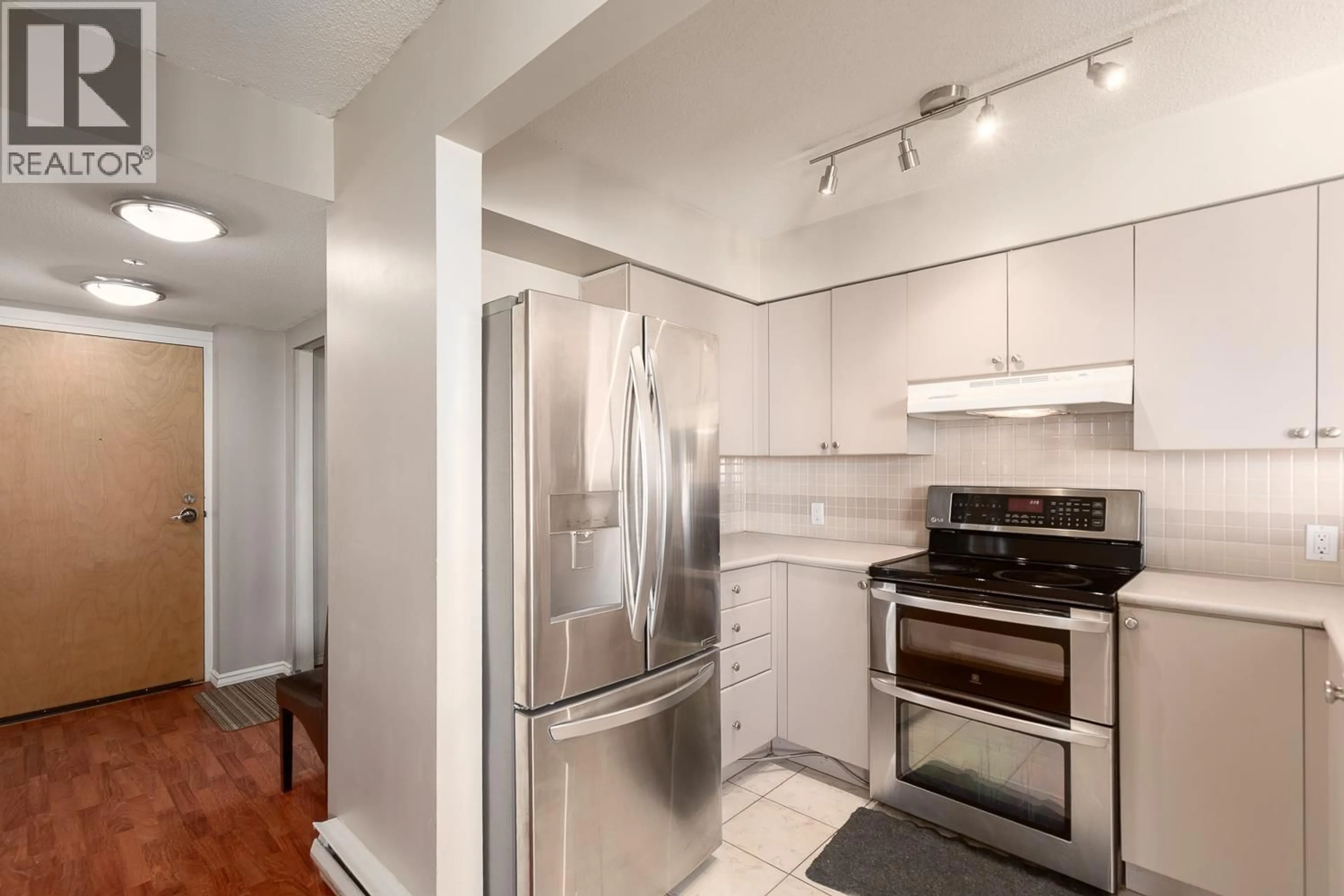 Standard kitchen, unknown for 1503 - 1277 NELSON STREET, Vancouver British Columbia V6E4M8