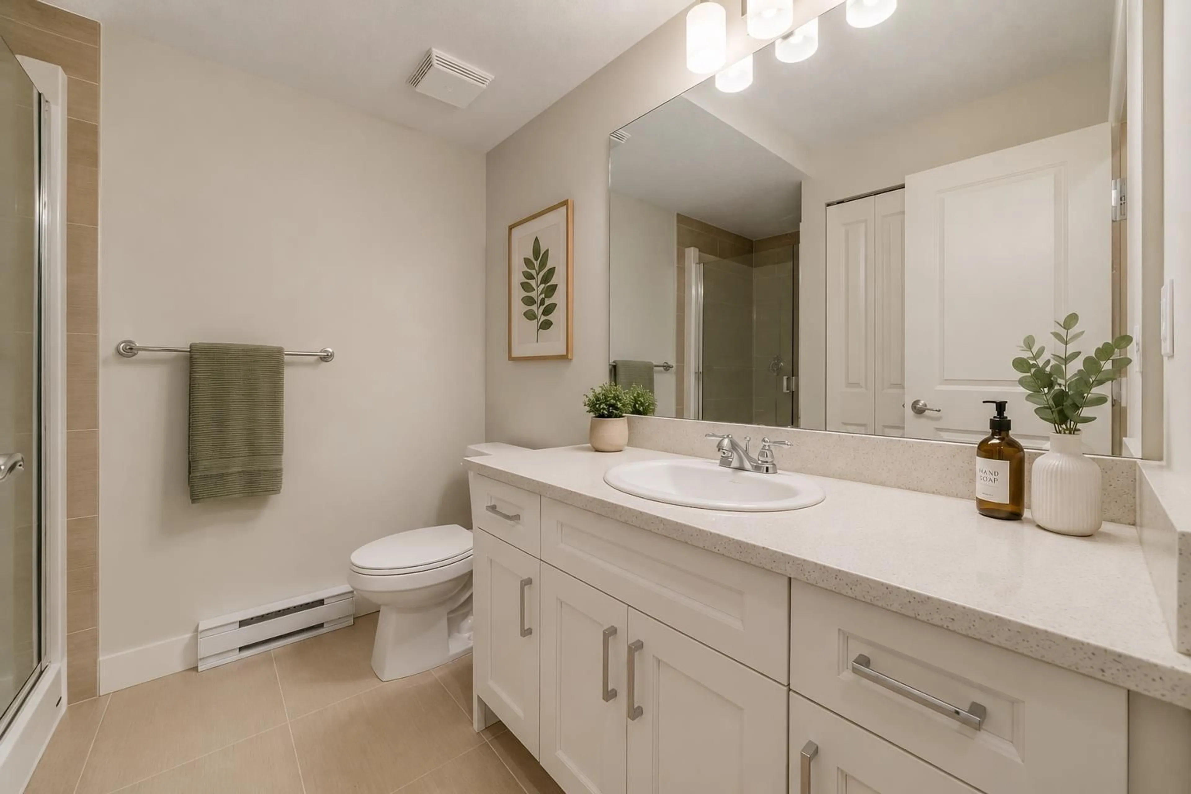 Standard bathroom, ceramic/tile floor for 12 - 2469 164 STREET, Surrey British Columbia V3Z3T4