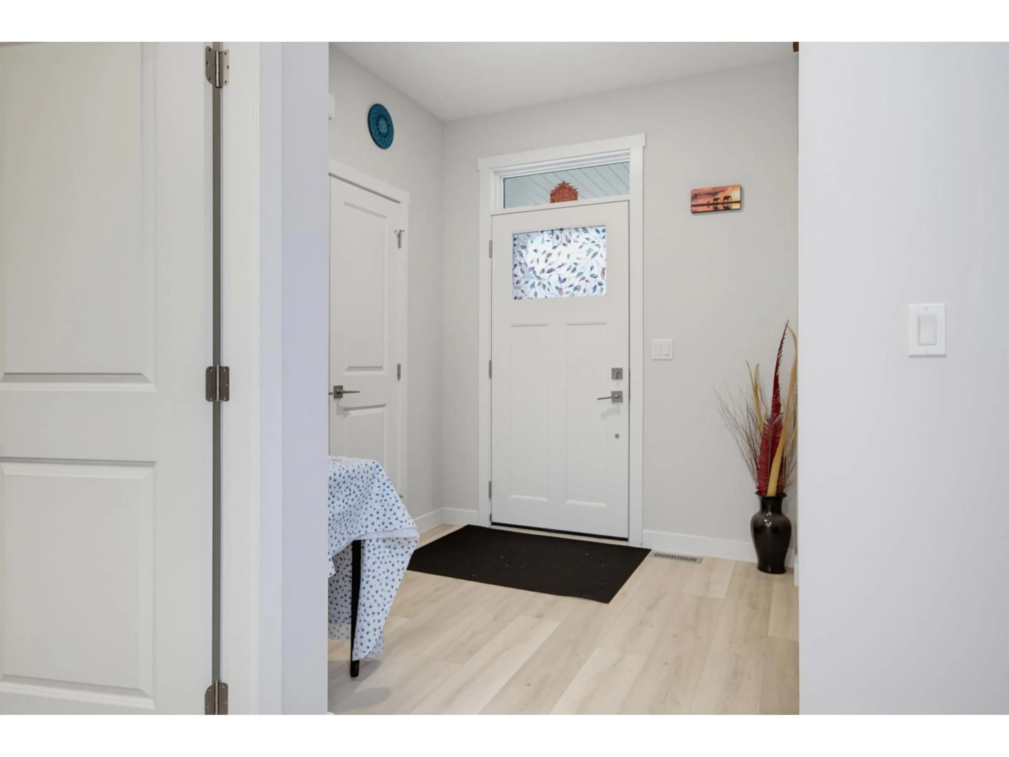 Indoor entryway for 20315 82A AVENUE, Langley British Columbia V2Y0Y9