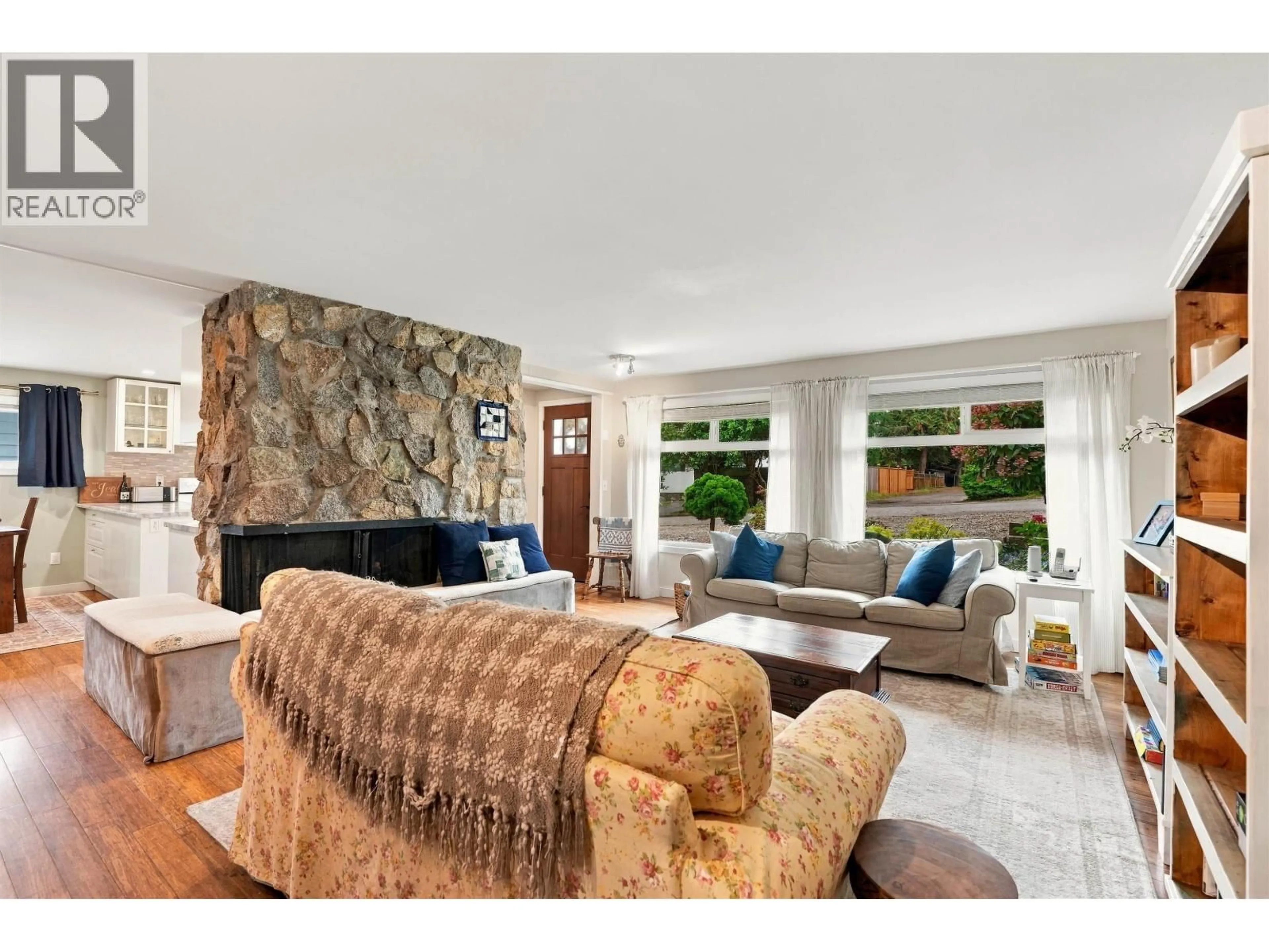 Living room with furniture, unknown for 5734 PEBBLE CRESCENT, Sechelt British Columbia V0N3A0