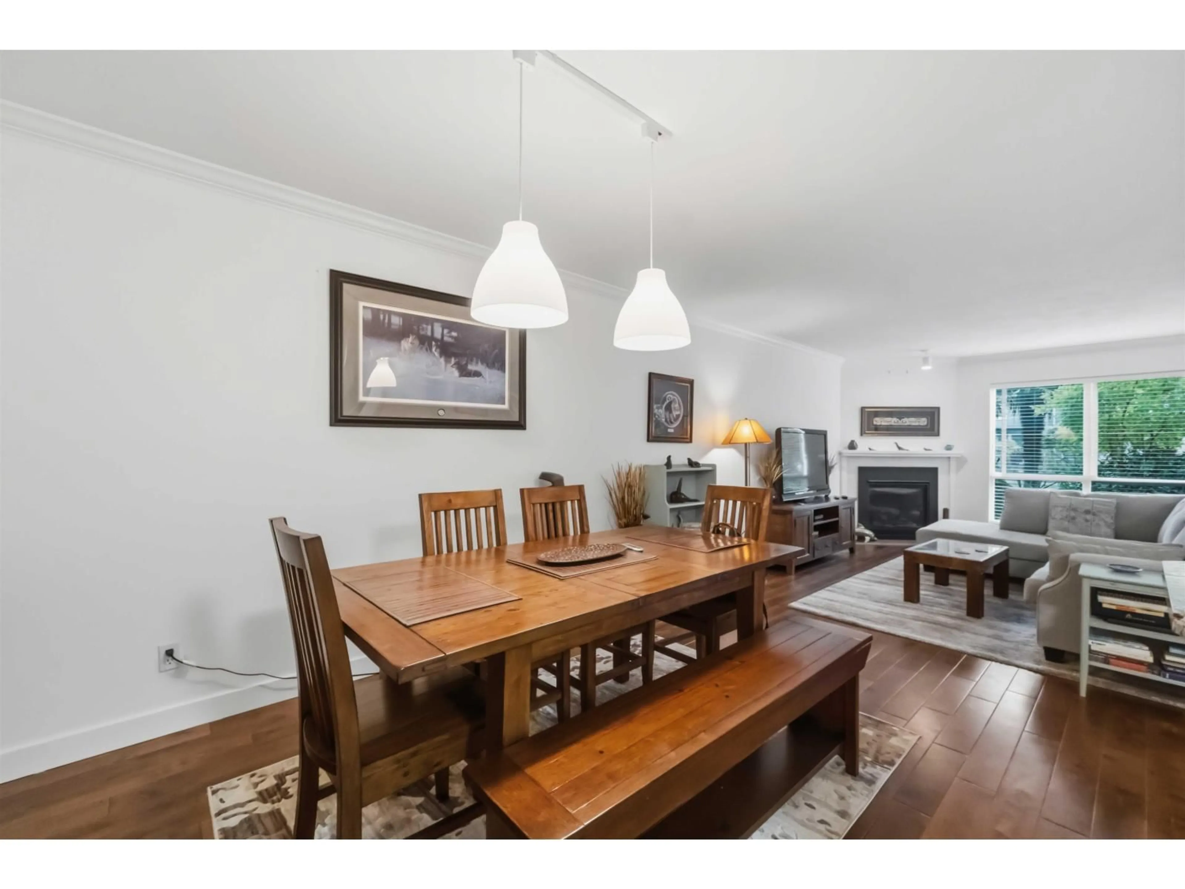 Dining room, wood/laminate floor for 107 - 15875 MARINE DRIVE, White Rock British Columbia V4B5J2