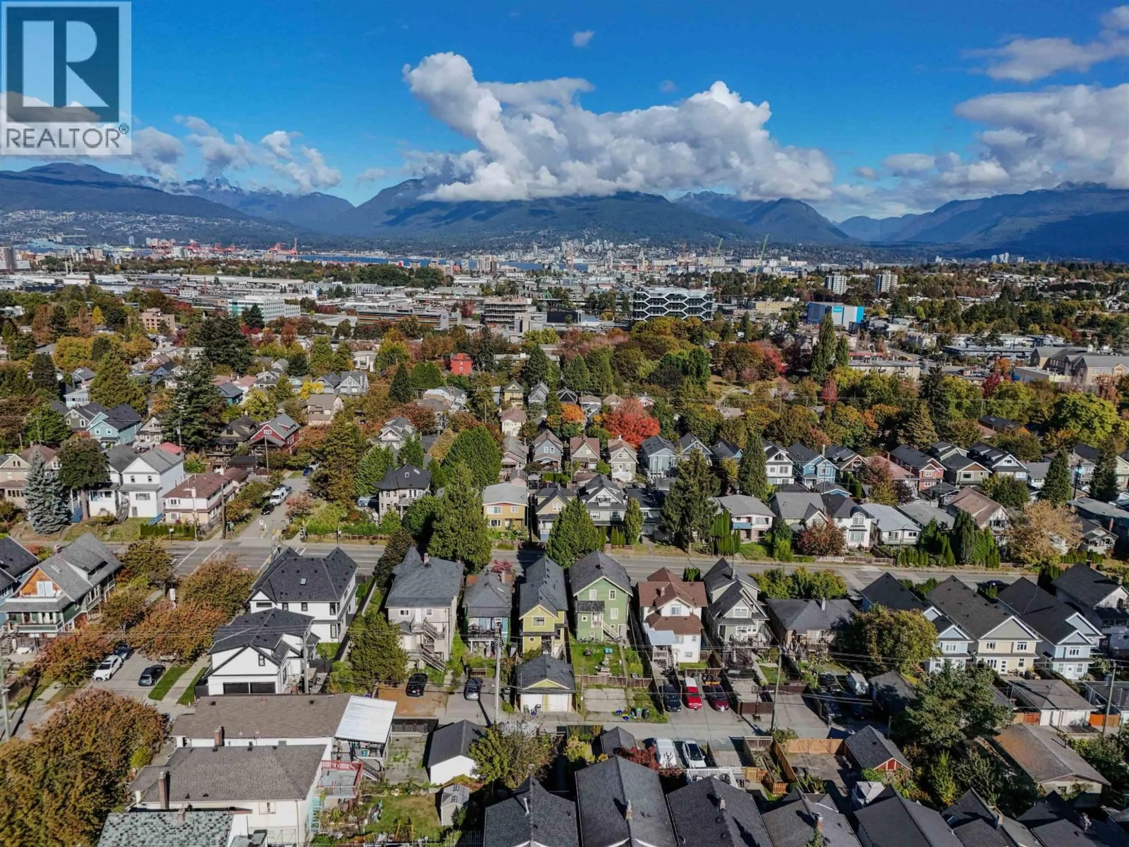 A pic from outside/outdoor area/front of a property/back of a property/a pic from drone, mountain view for 1124 12TH AVENUE, Vancouver British Columbia V5T2J9