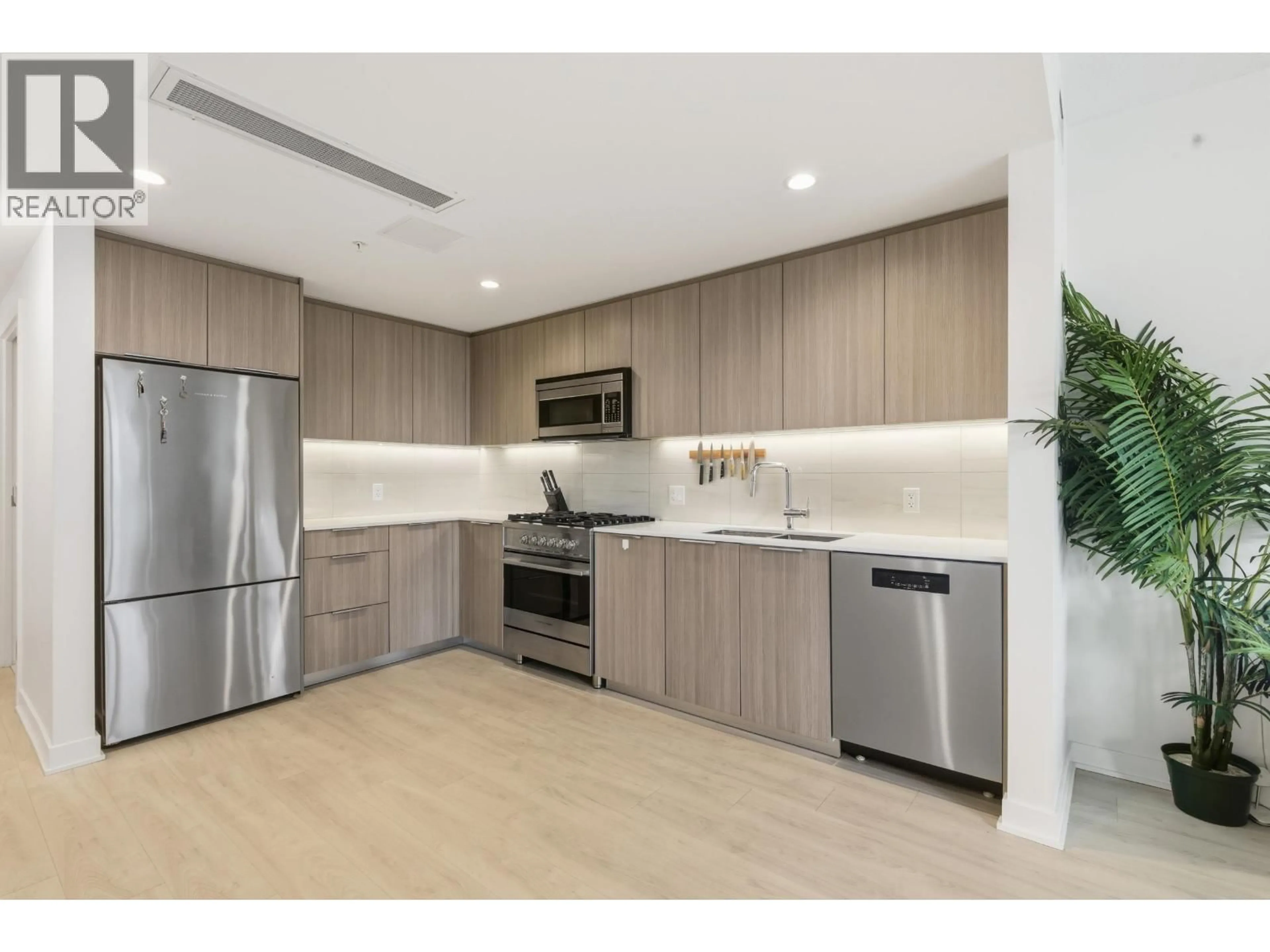 Unknown for 602 - 1401 HUNTER STREET, North Vancouver British Columbia V7J0E2