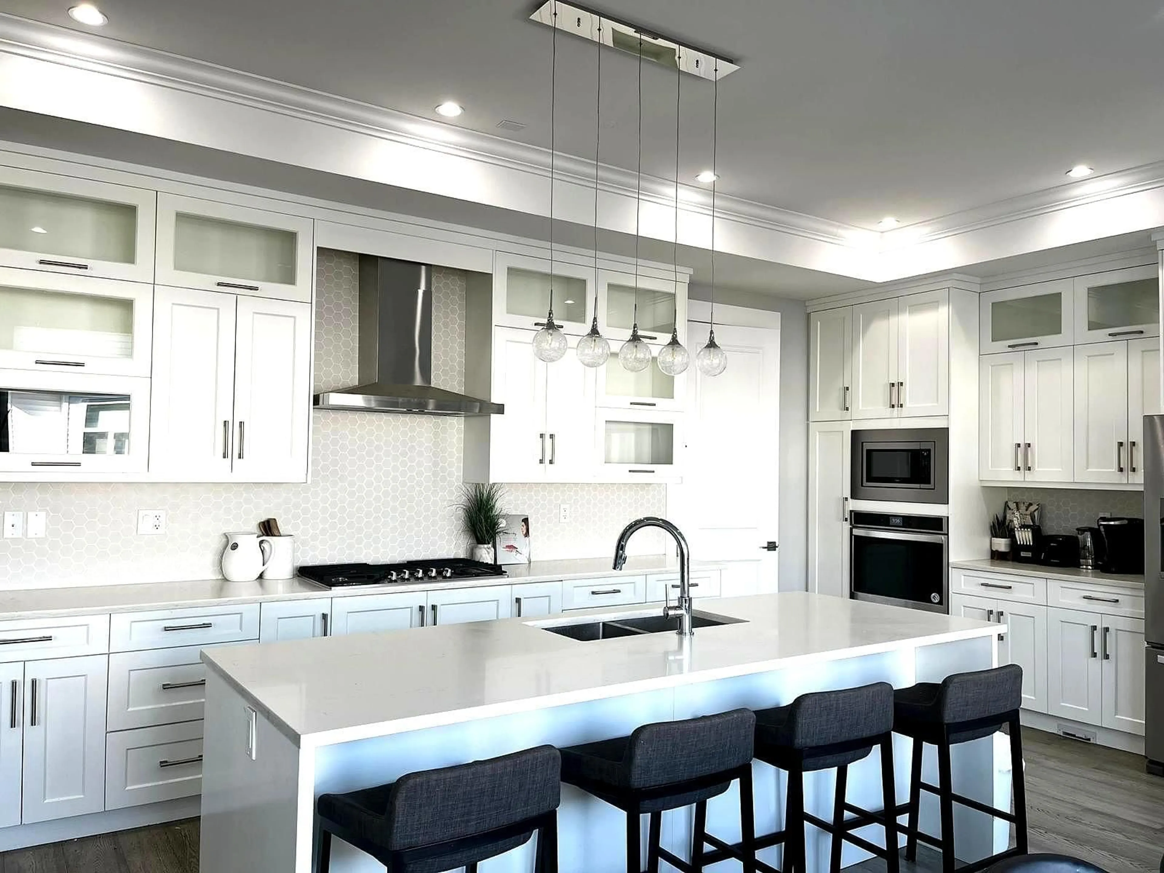 Contemporary kitchen, ceramic/tile floor for 14271 61B AVENUE, Surrey British Columbia V3X0K5