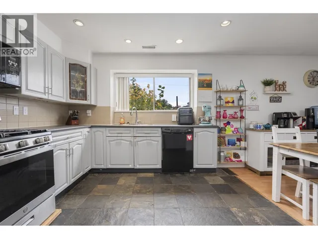 12116 LAITY STREET, Maple Ridge 3