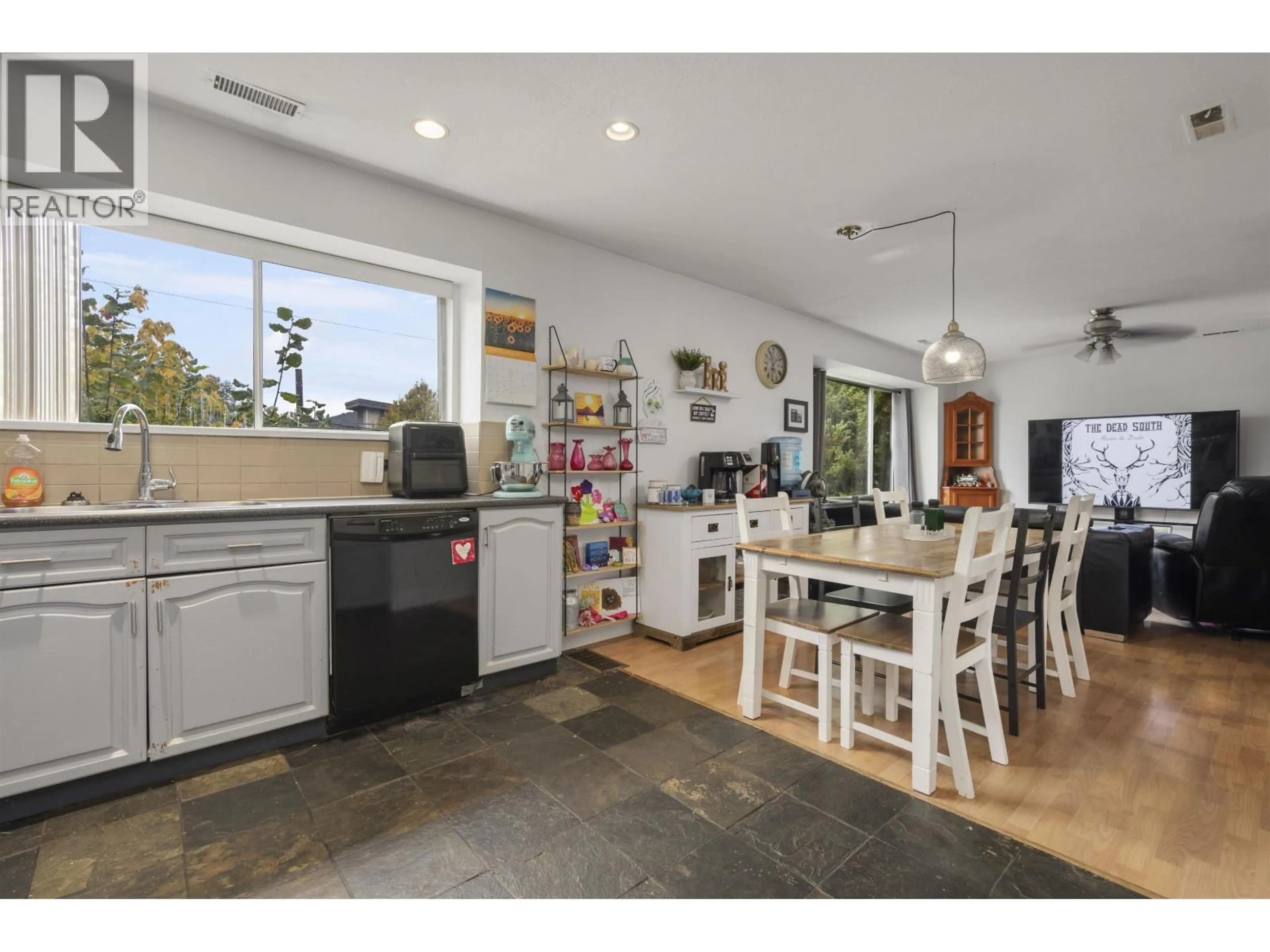 Open concept kitchen, unknown for 12116 LAITY STREET, Maple Ridge British Columbia V2X5A8