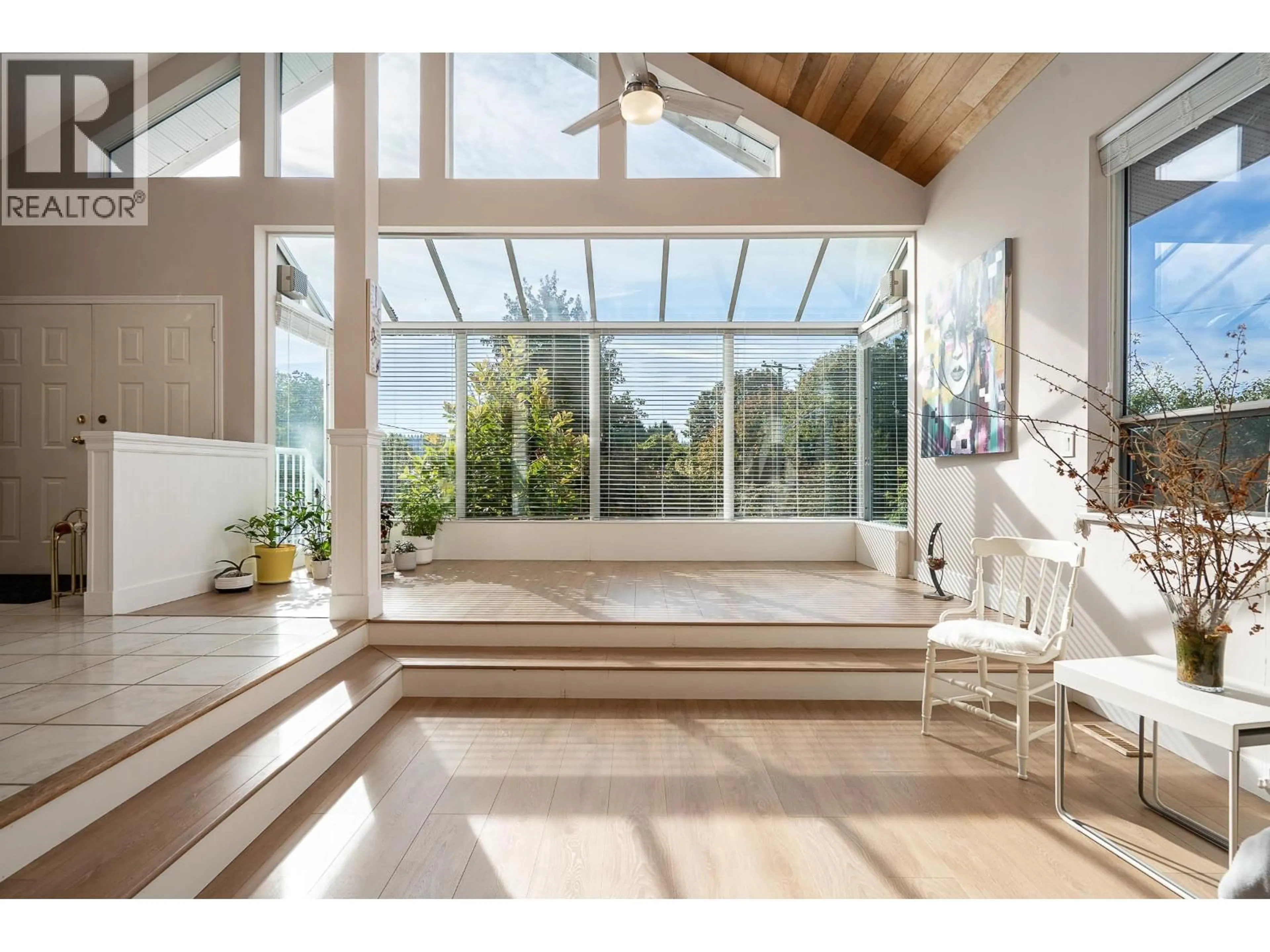 Indoor entryway for 389 METTA STREET, Port Moody British Columbia V3H2Y6